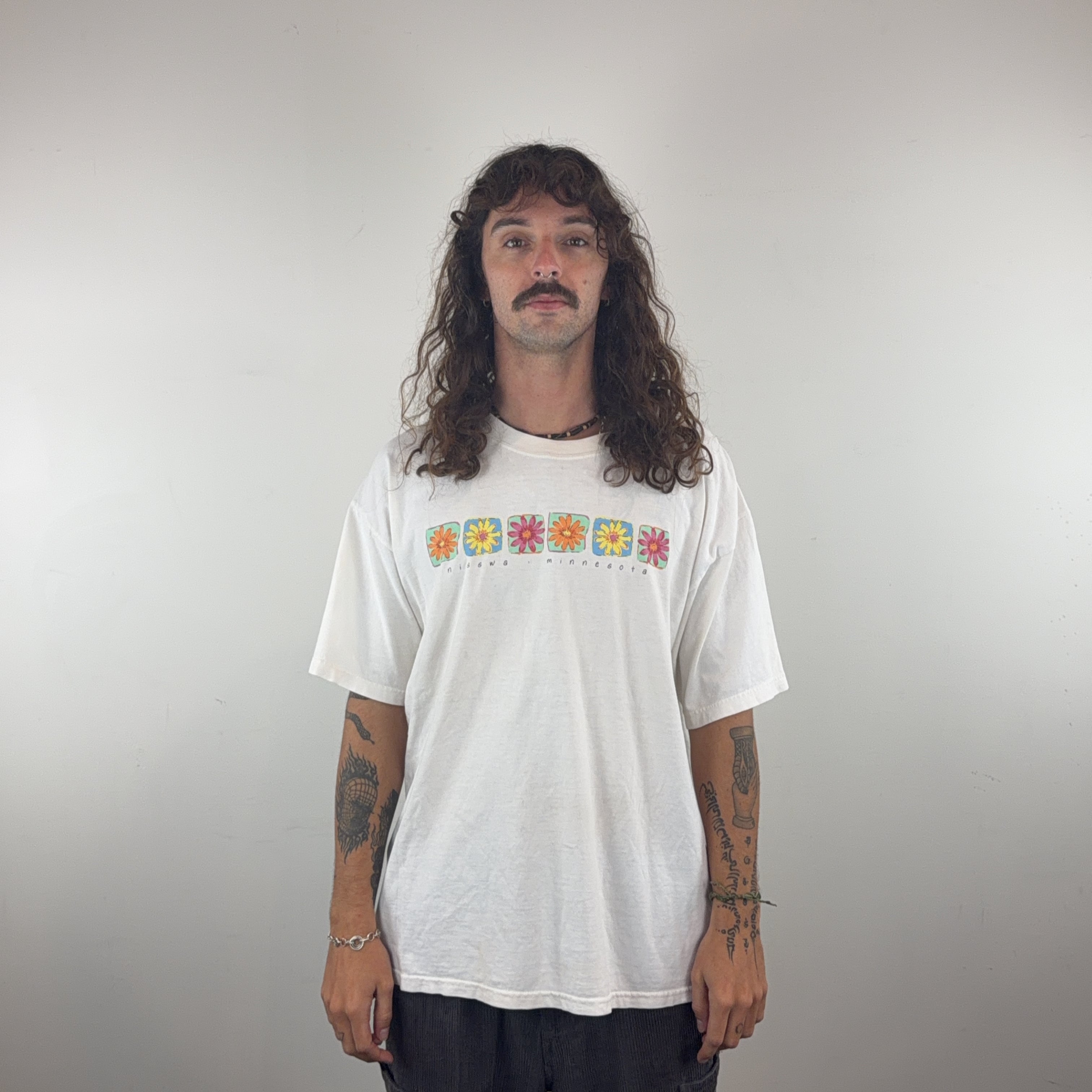 FLOWER VINTAGE TEE - X LARGE