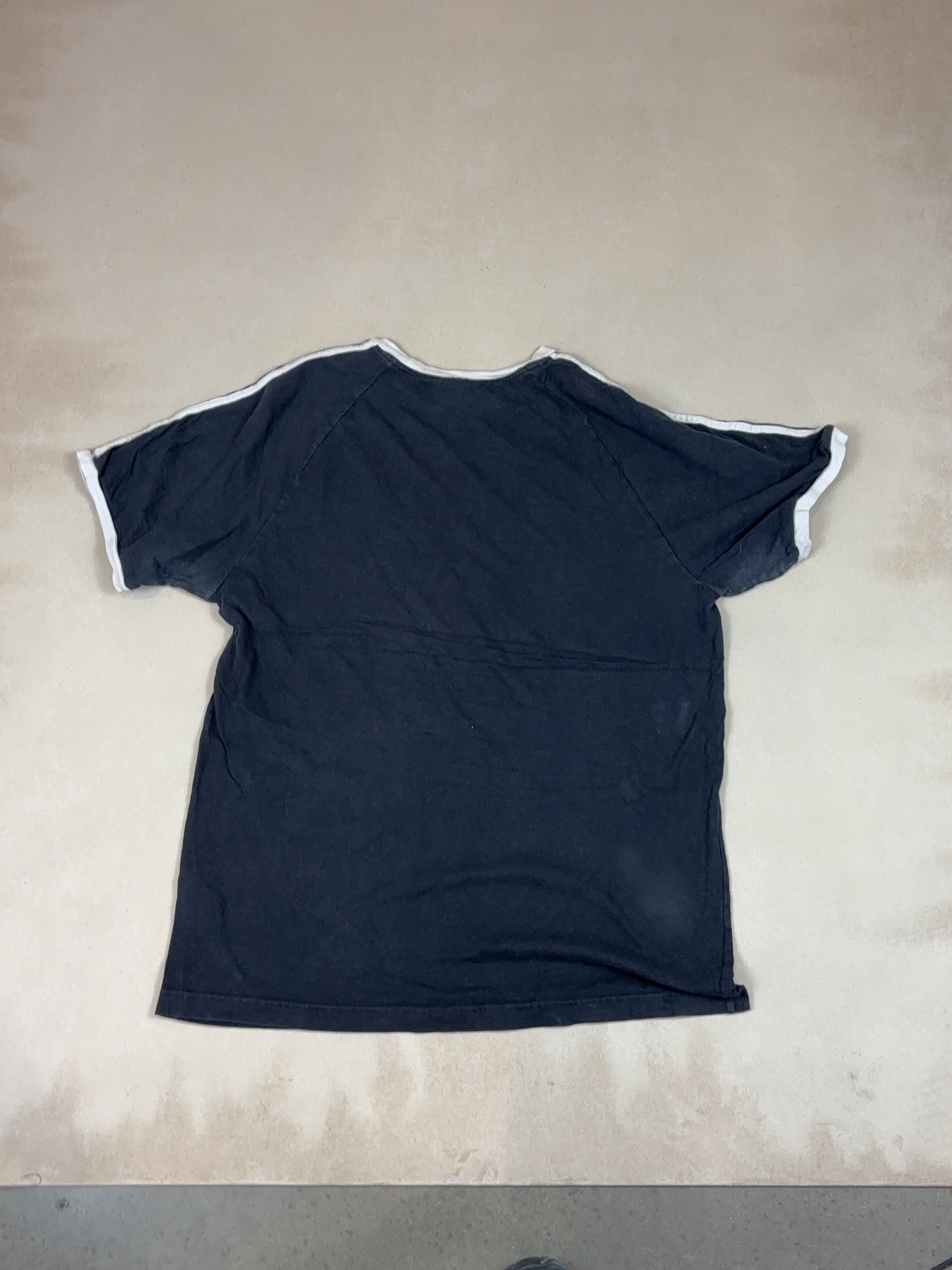ADIDAS TEE - LARGE