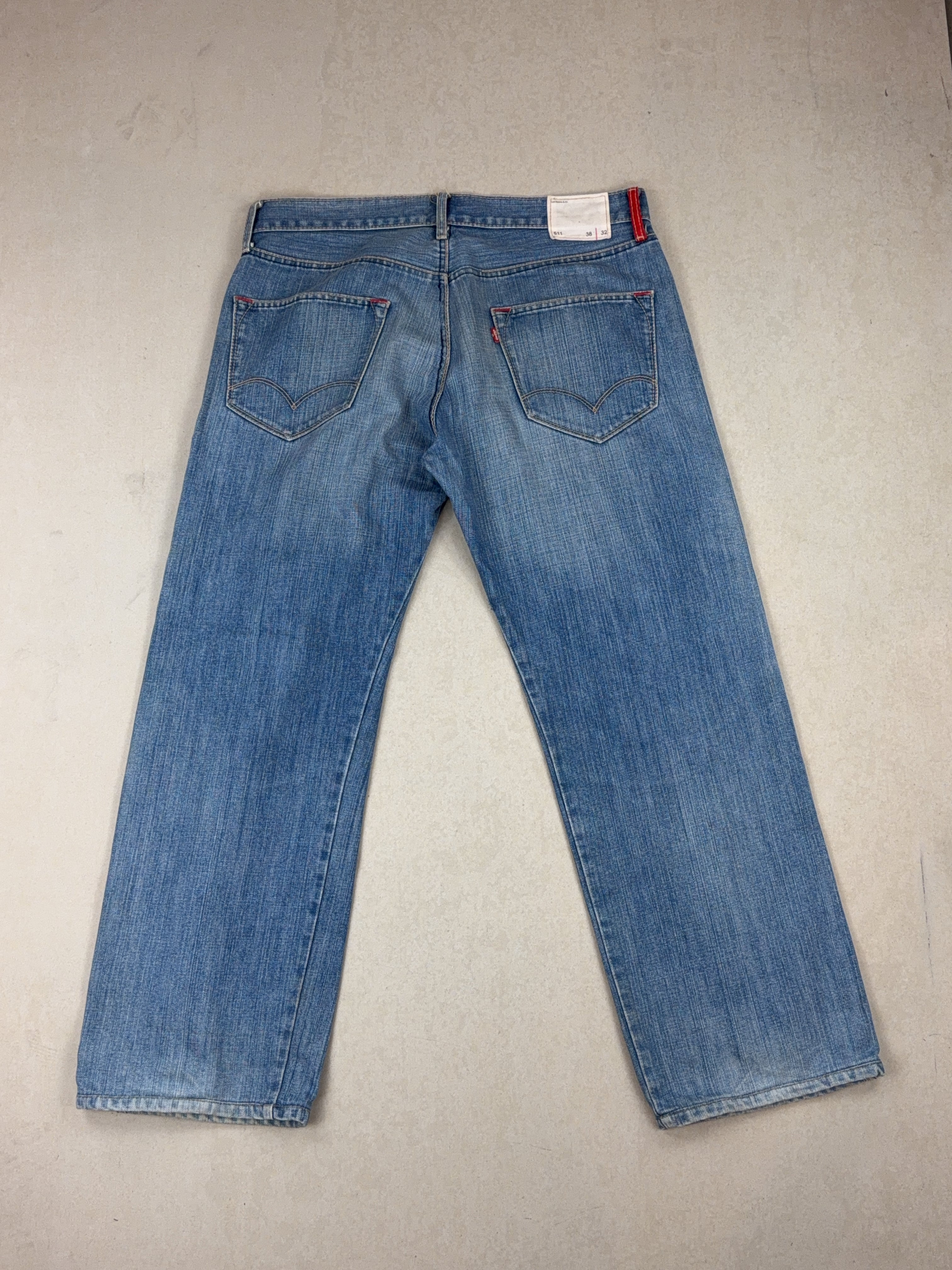 LEVI'S JEANS - MEDIUM