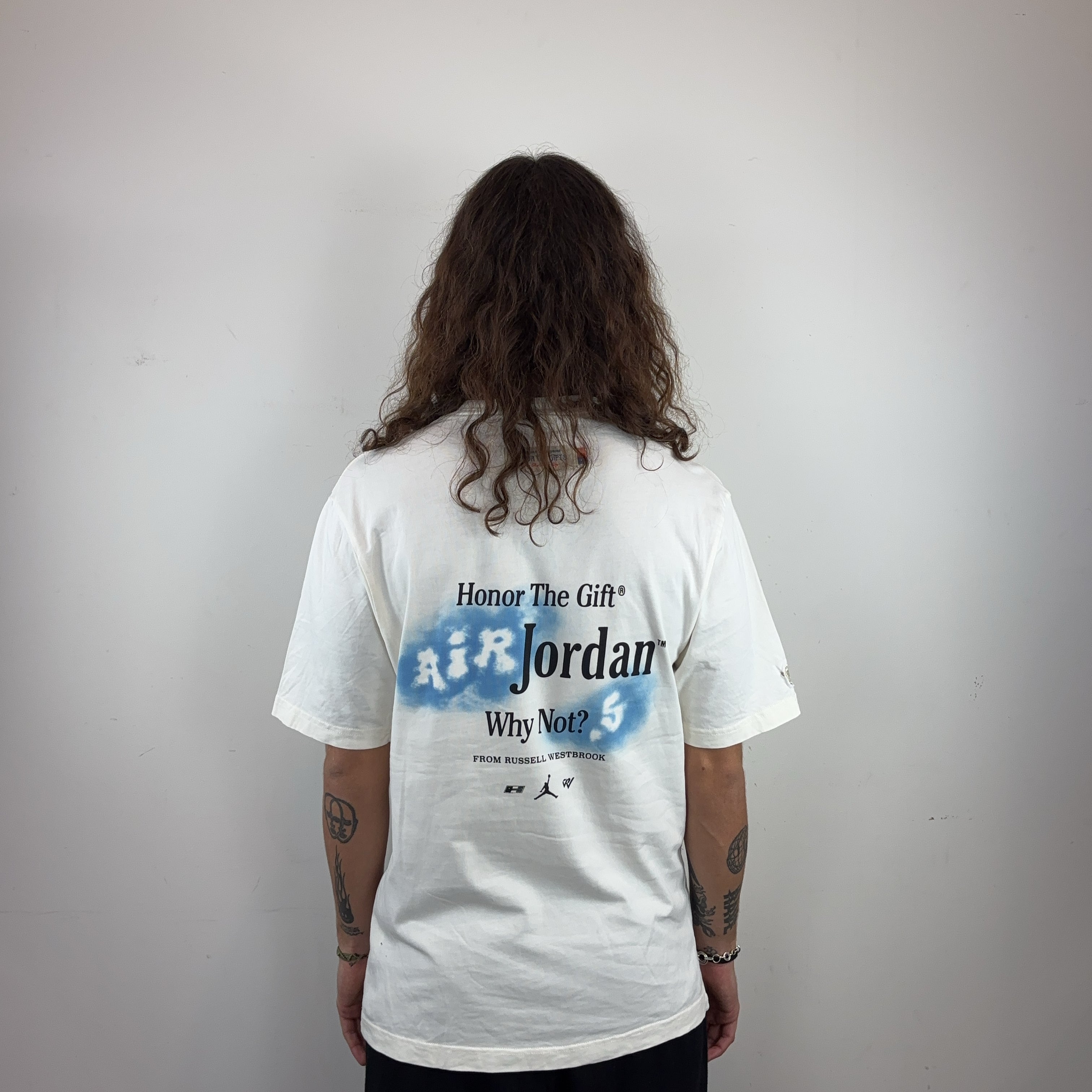 JORDAN TEE - MEDIUM