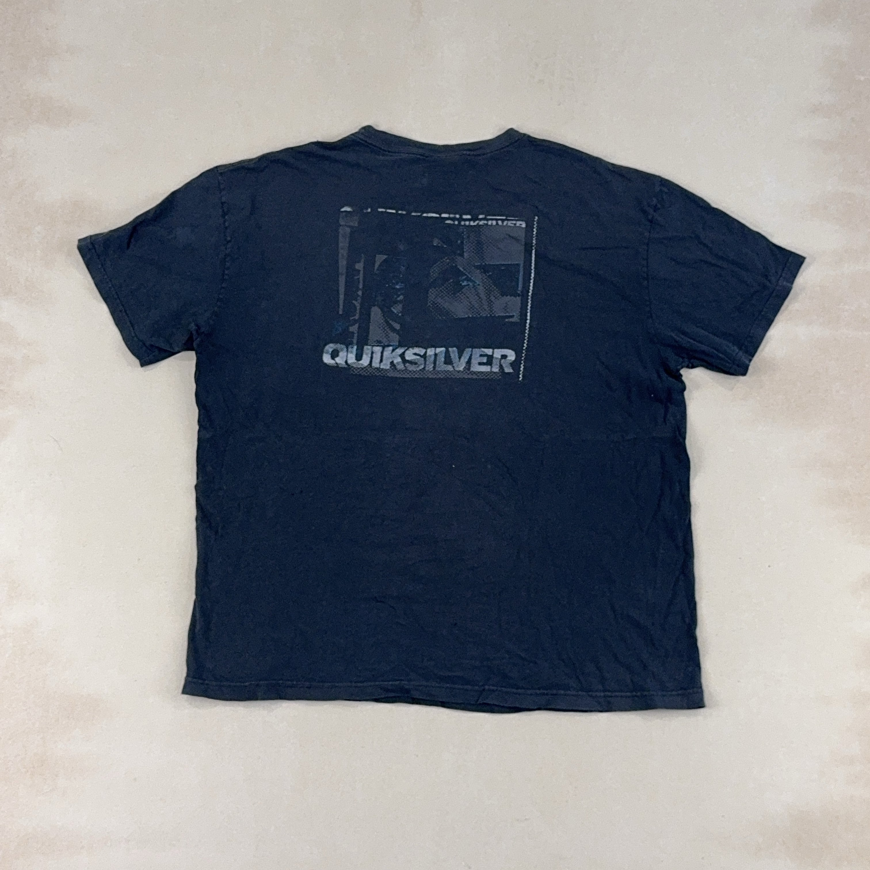 QUIKSILVER BLACK TEE - LARGE