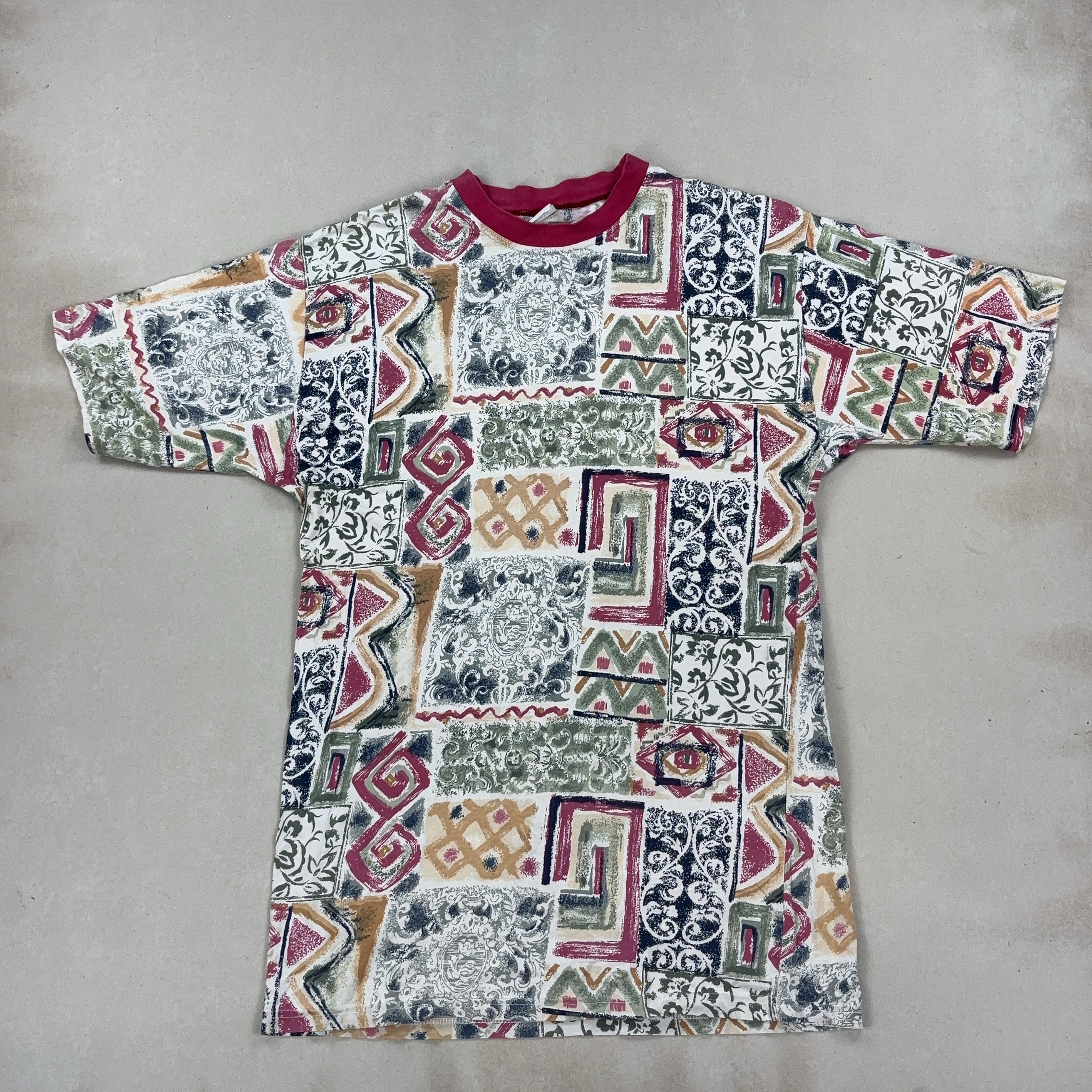 GRAPHIC VINTAGE TEE - SMALL