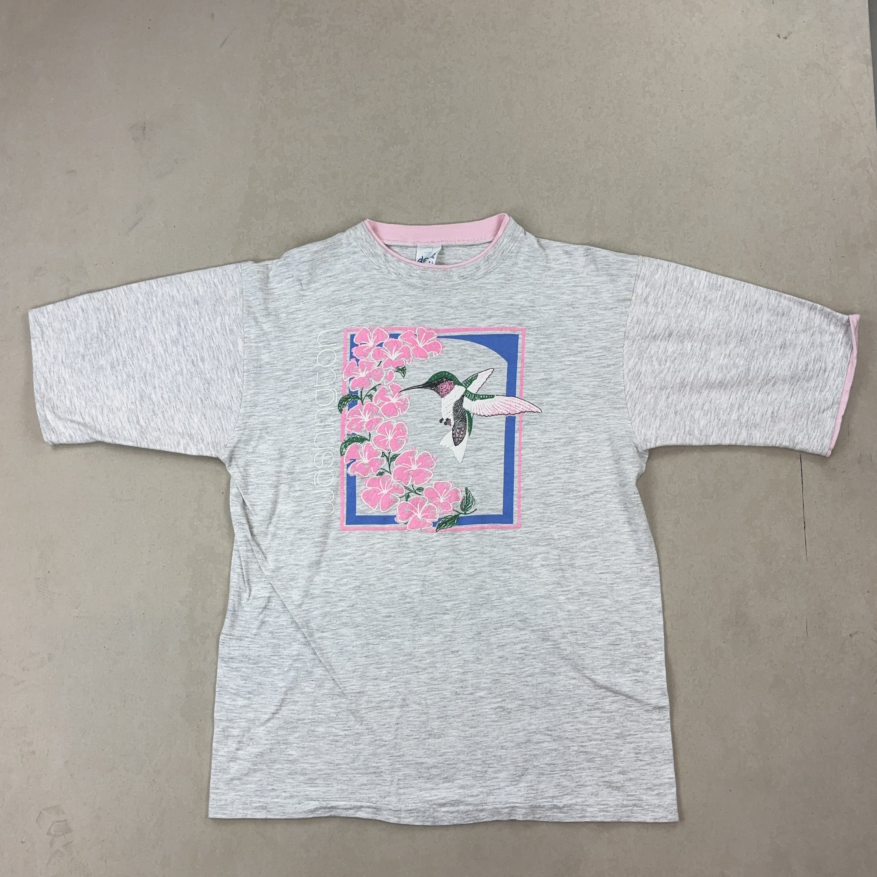 GRAPHIC 'HUMMINGBIRD' TEE - X LARGE