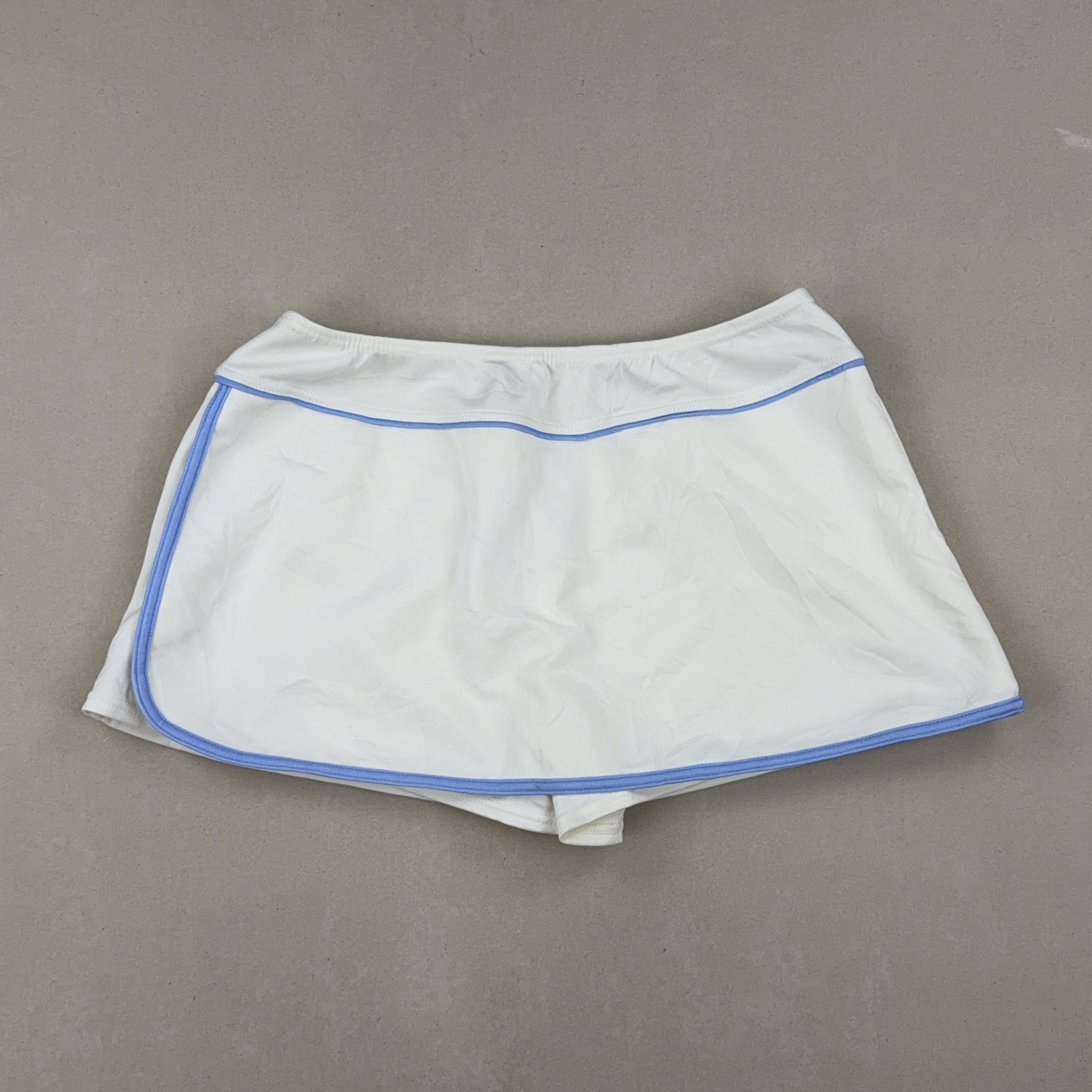 VINTAGE SHORTS - MEDIUM