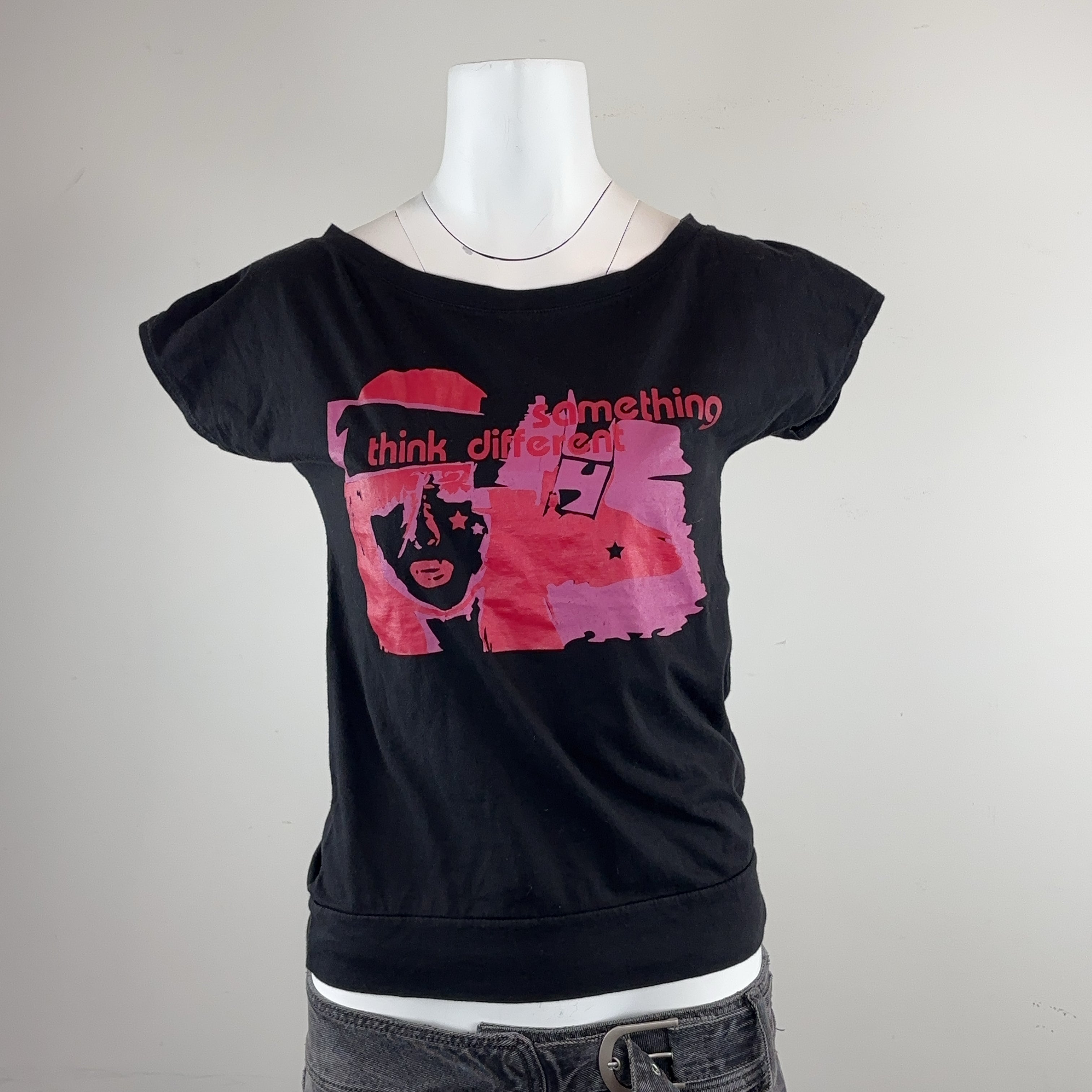 BLACK TEE - SMALL