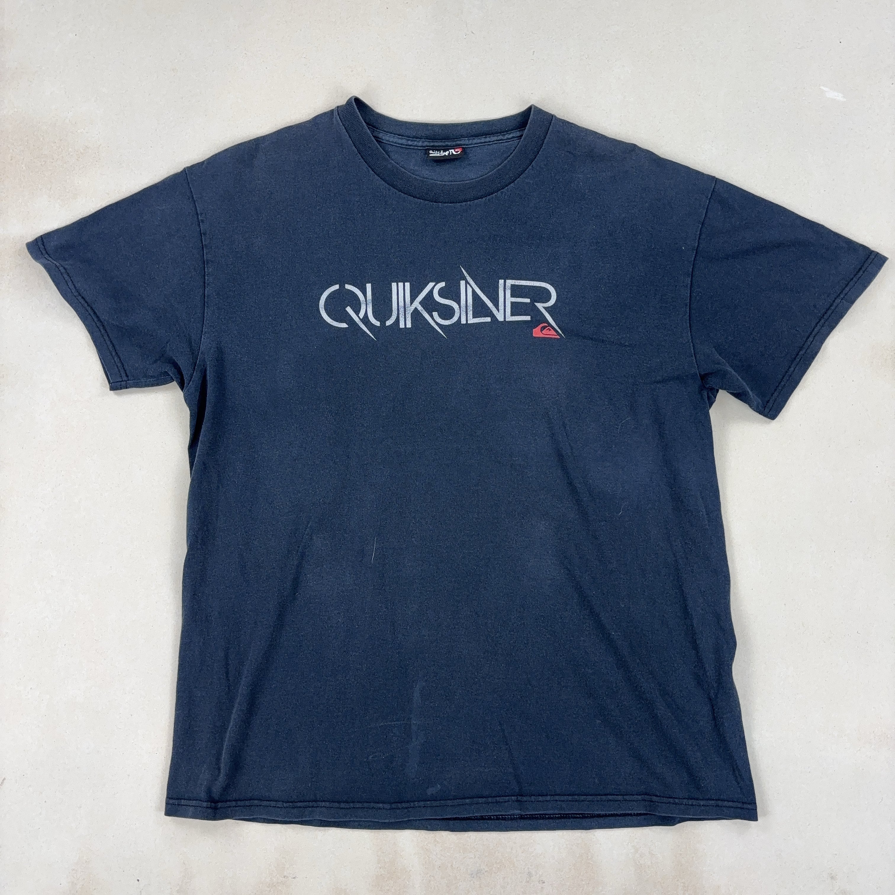 QUIKSILVER TEE - MEDIUM