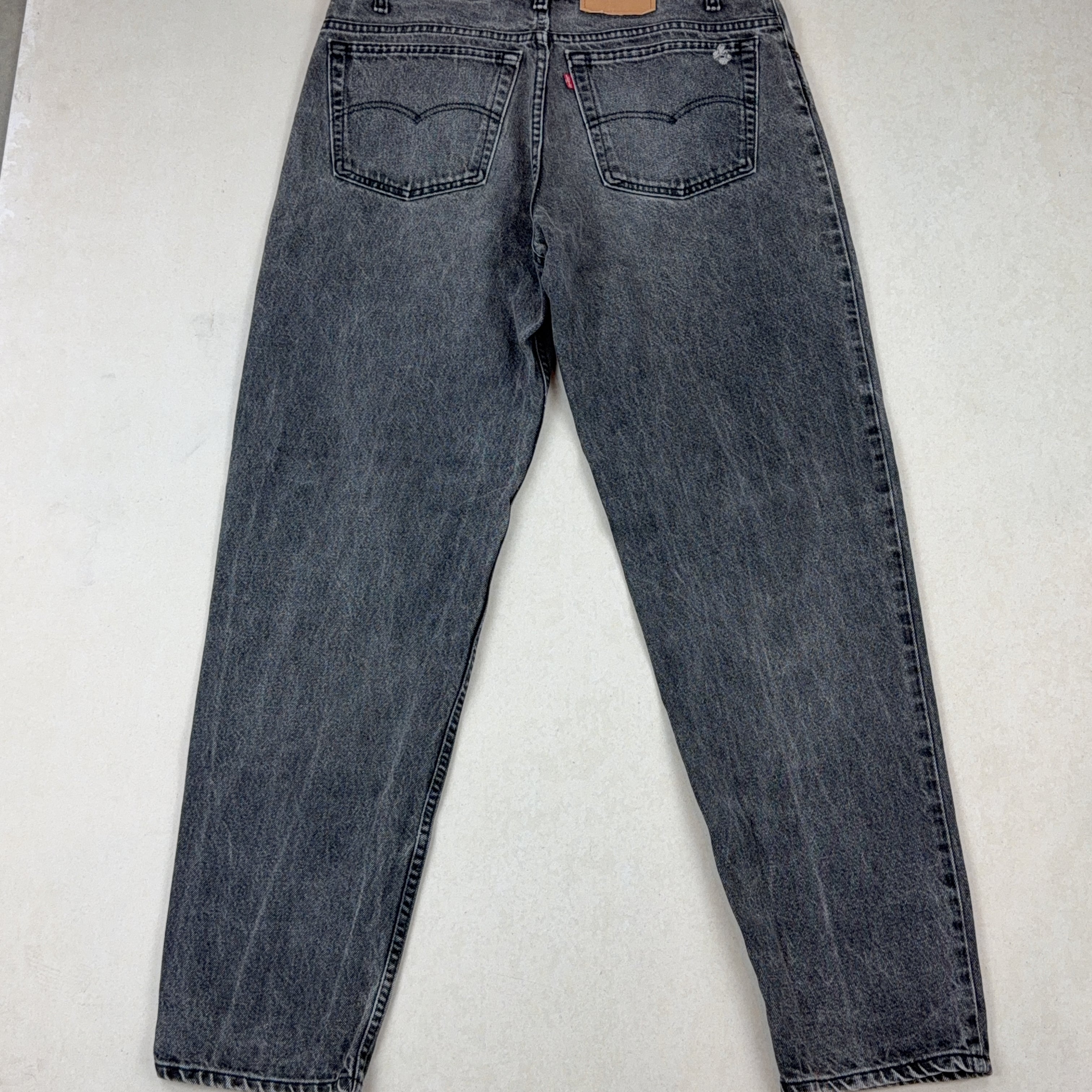 LEVI'S JEANS - LARGE
