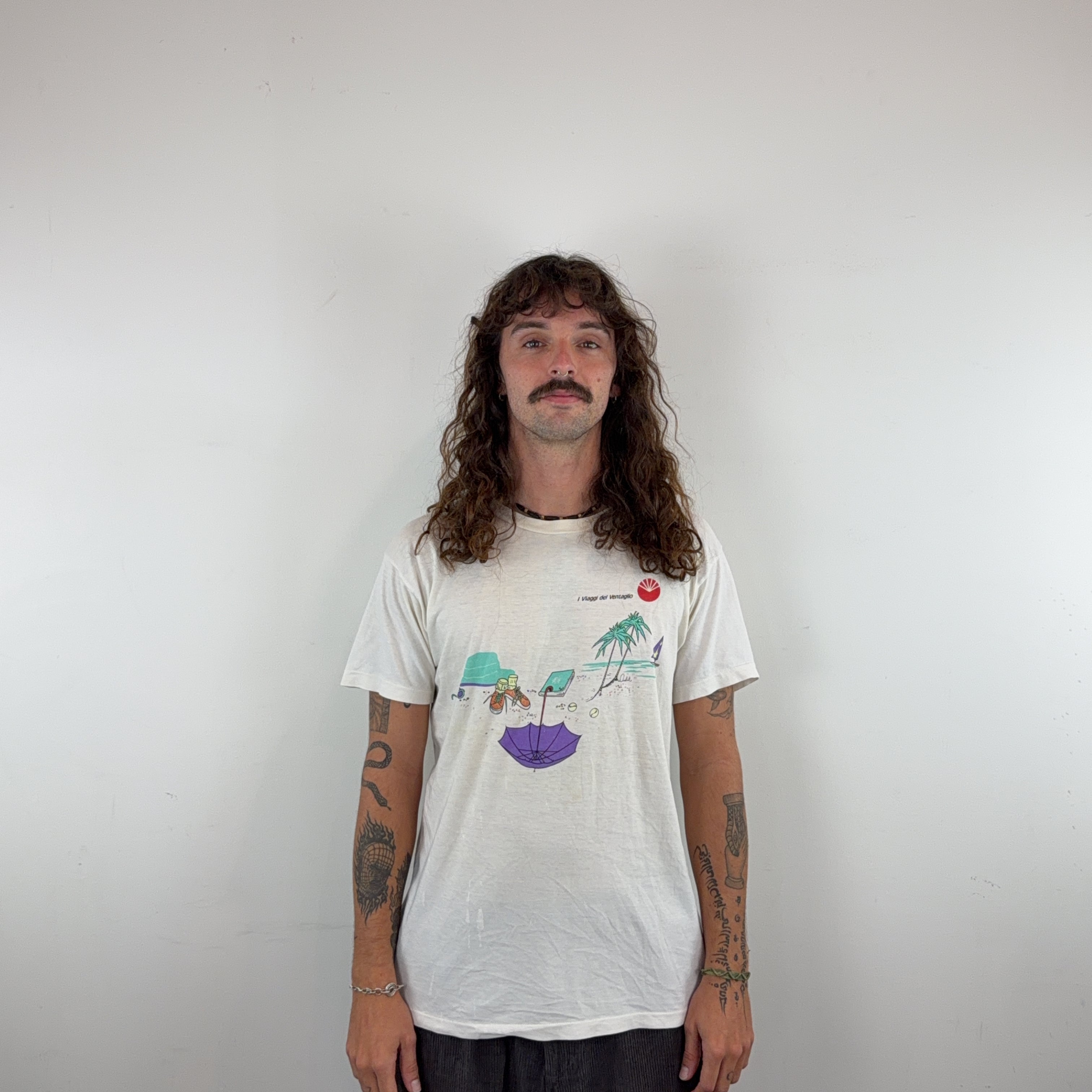 GRAPHIC TEE - MEDIUM