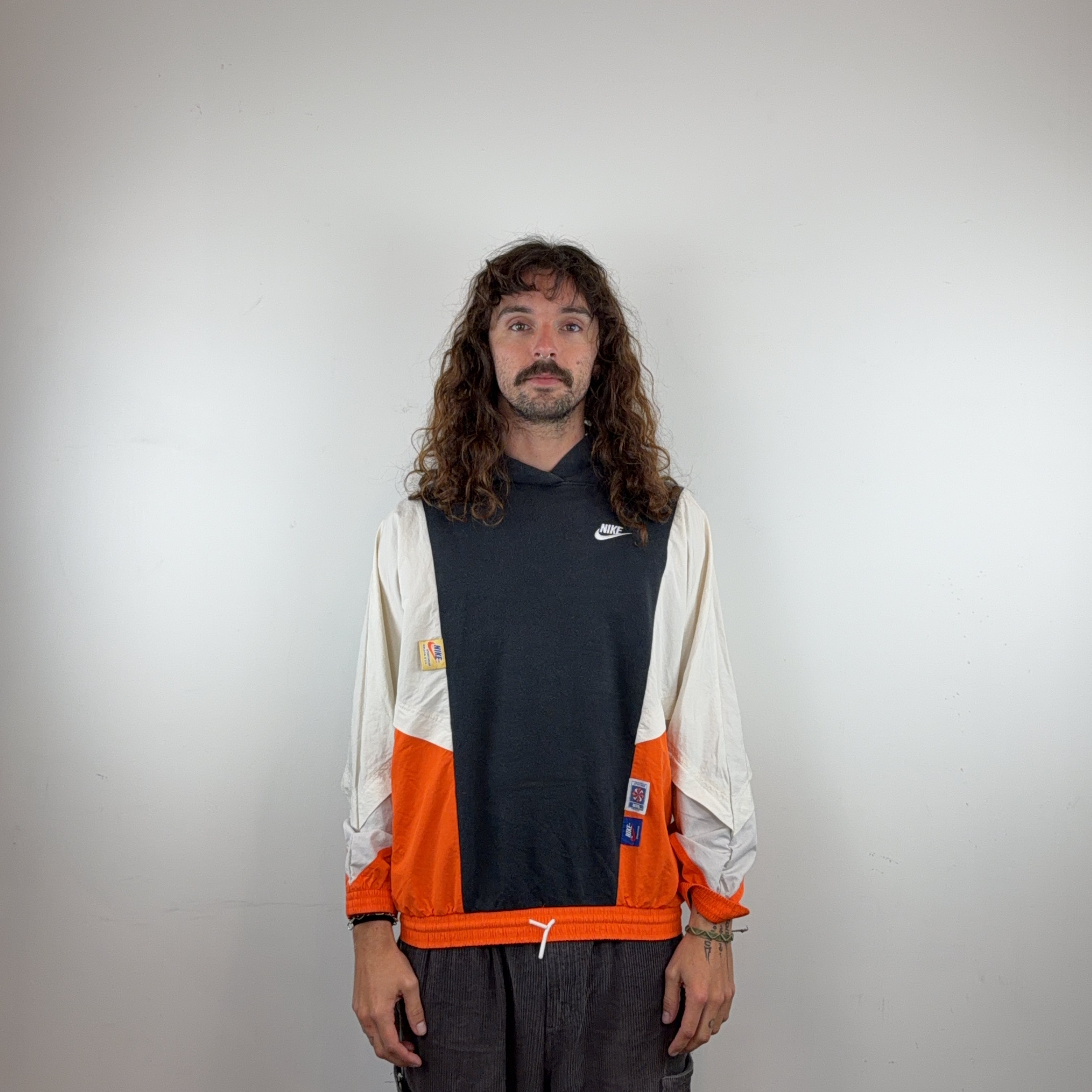 NIKE HOODIE - MEDIUM