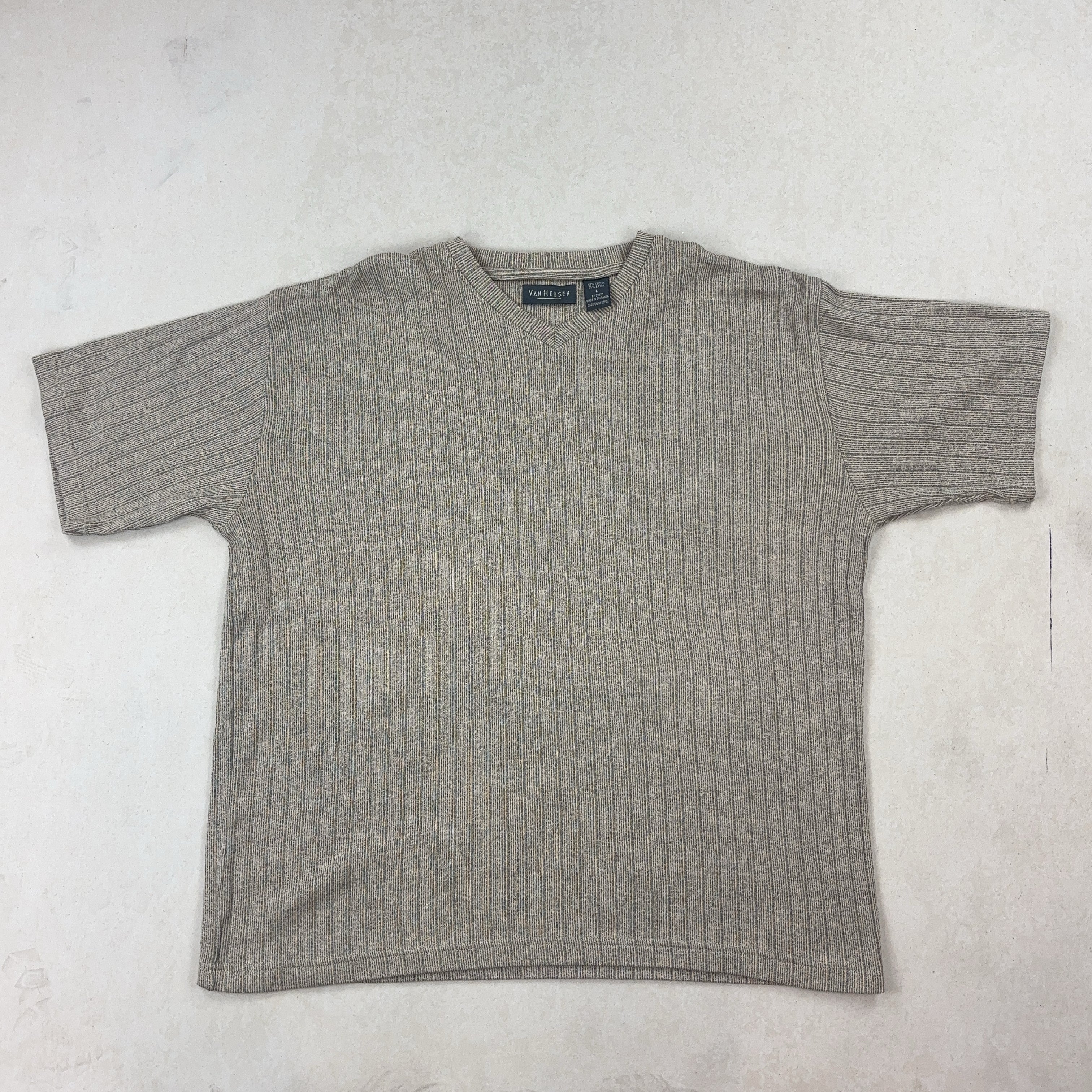 VAN HEUSEN TEE - LARGE