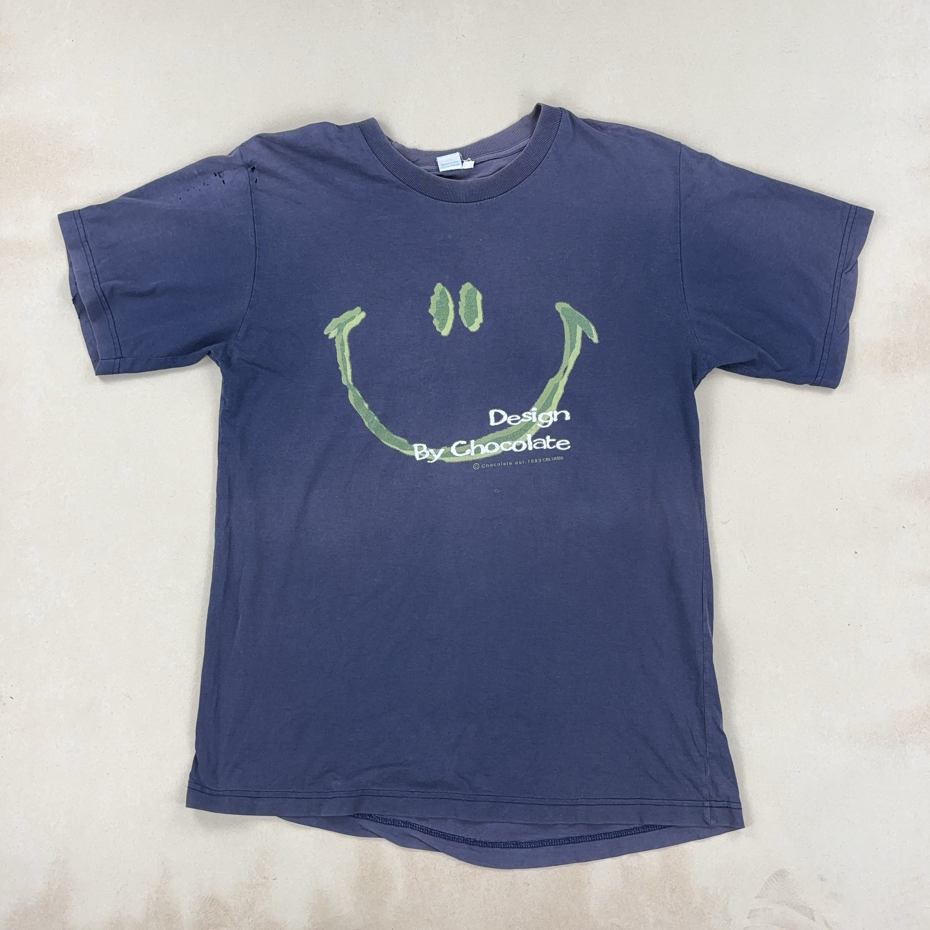 'DESIGN BY CHOCOLATE' TEE - MEDIUM