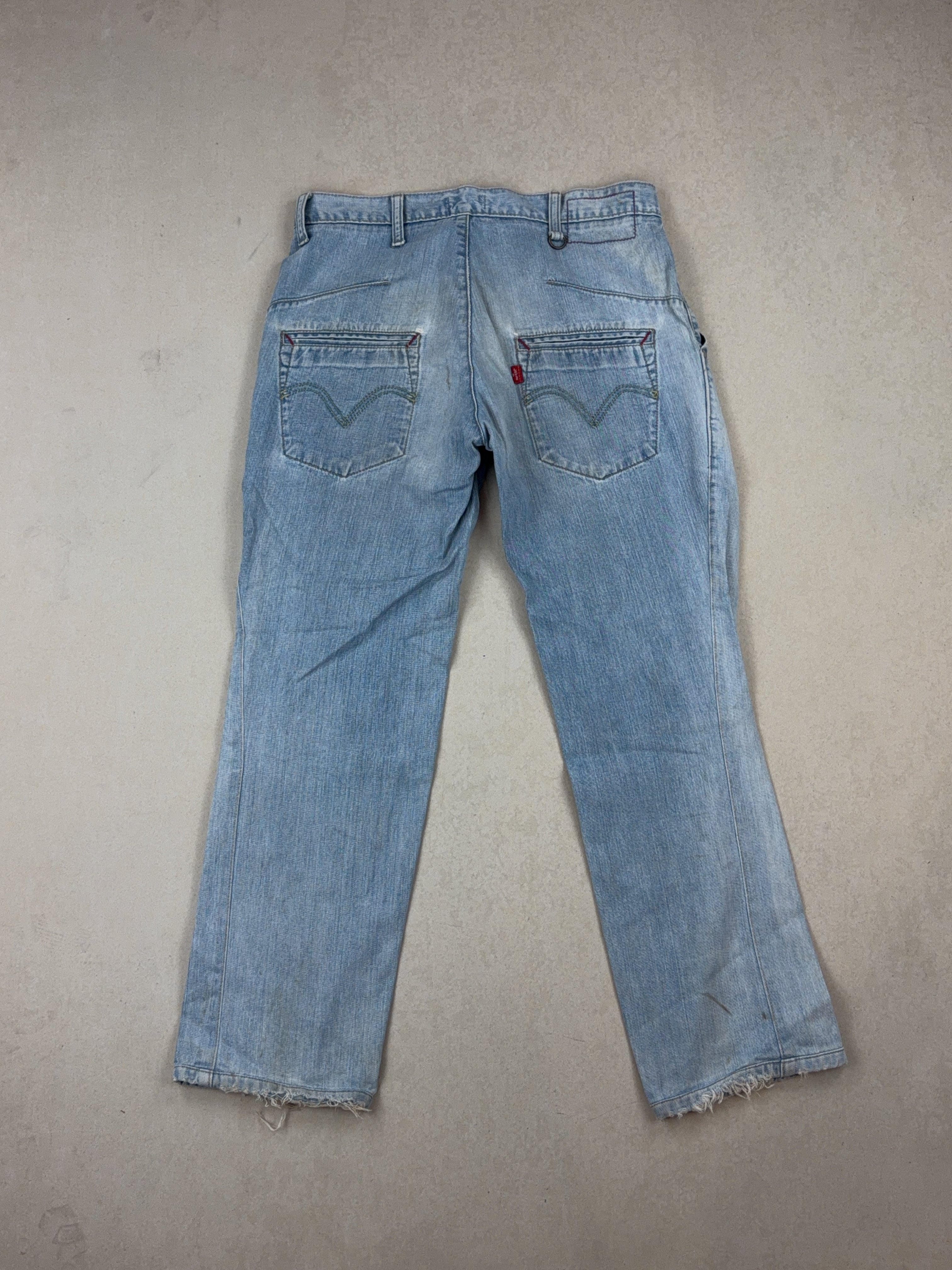 LEVI'S JEANS - SMALL