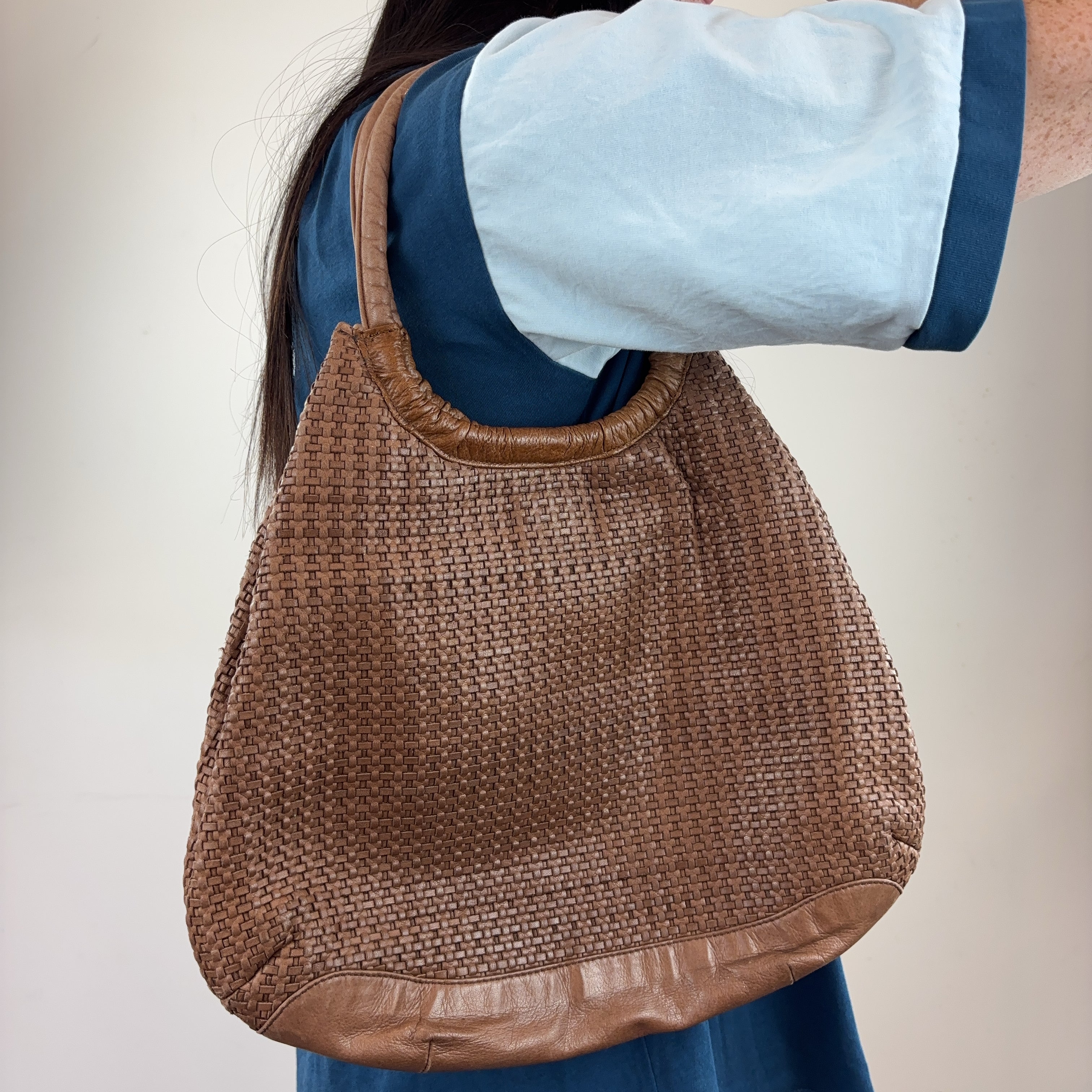 VINTAGE WOVEN HANDBAG - MEDIUM