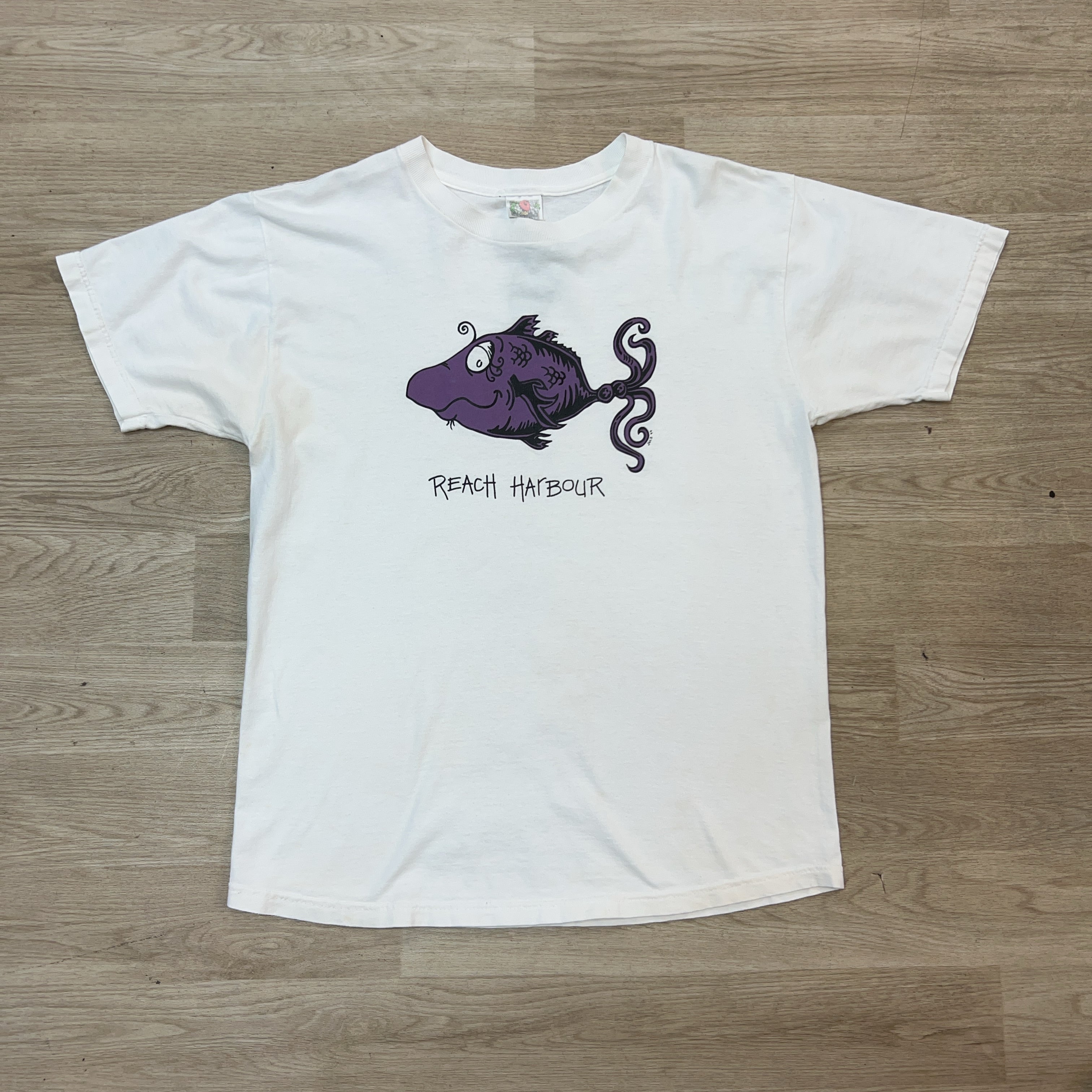 FRUIT OF THE LOOM TEE - MEDIUM