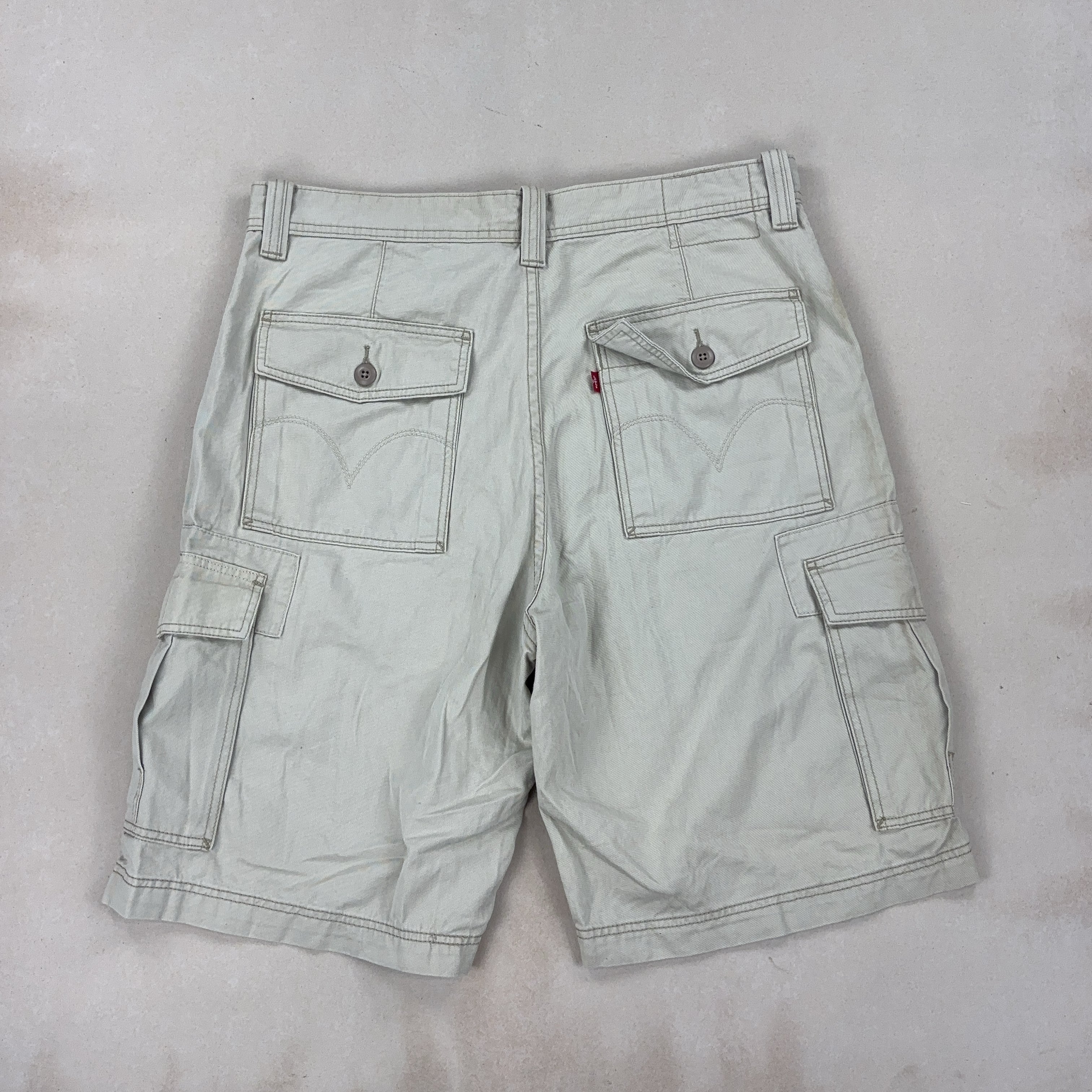 LEVI'S SHORTS - X LARGE