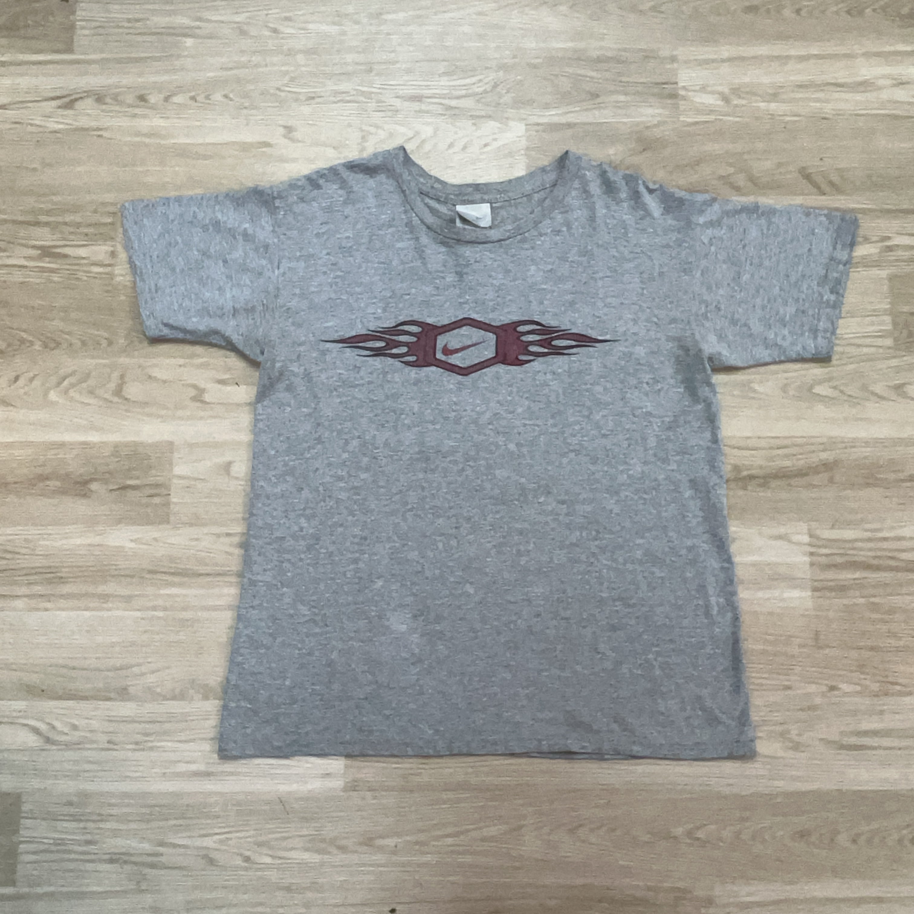 NIKE TEE - MEDIUM