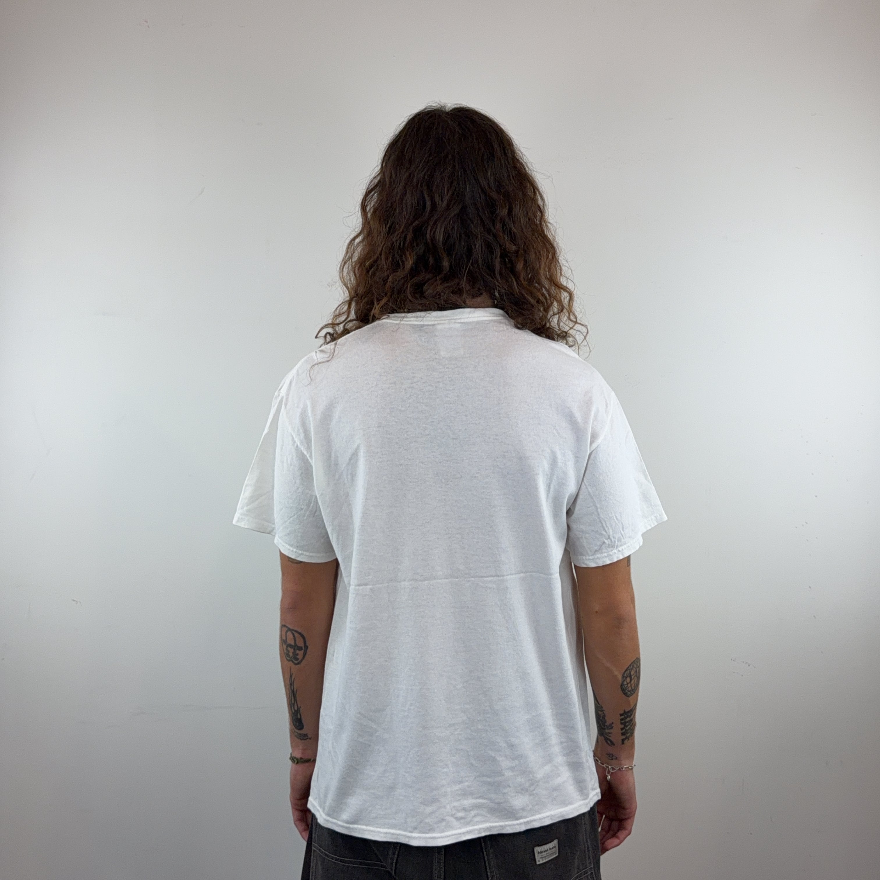 GRAPHIC WHITE TEE - LARGE