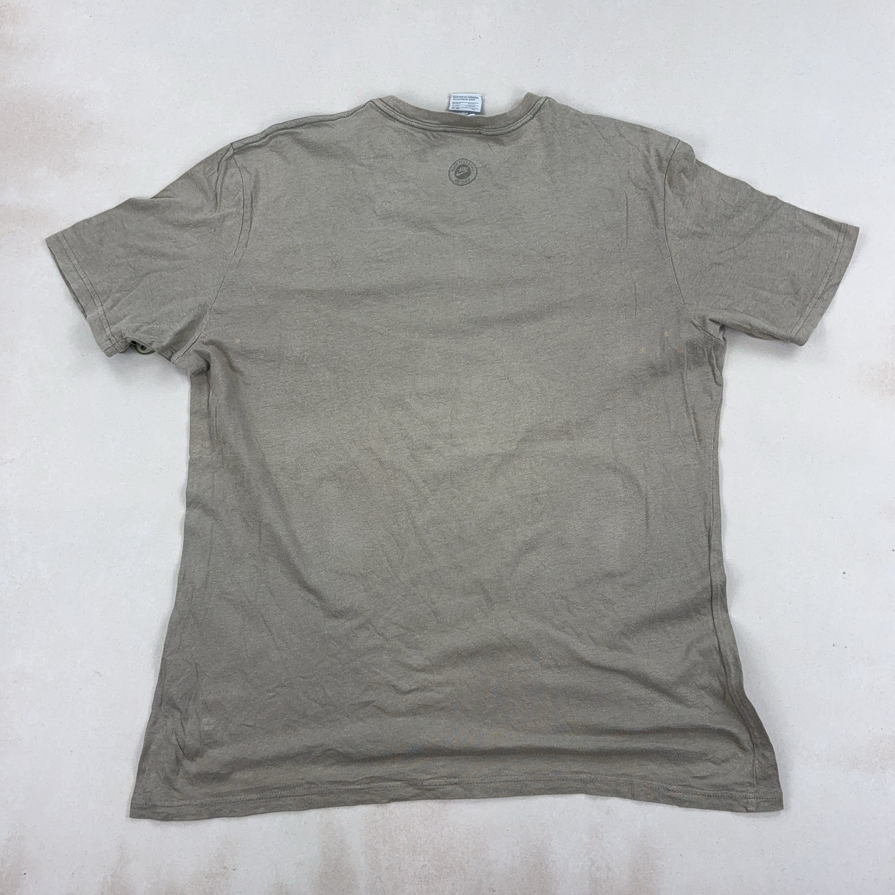 NIKE TEE - MEDIUM