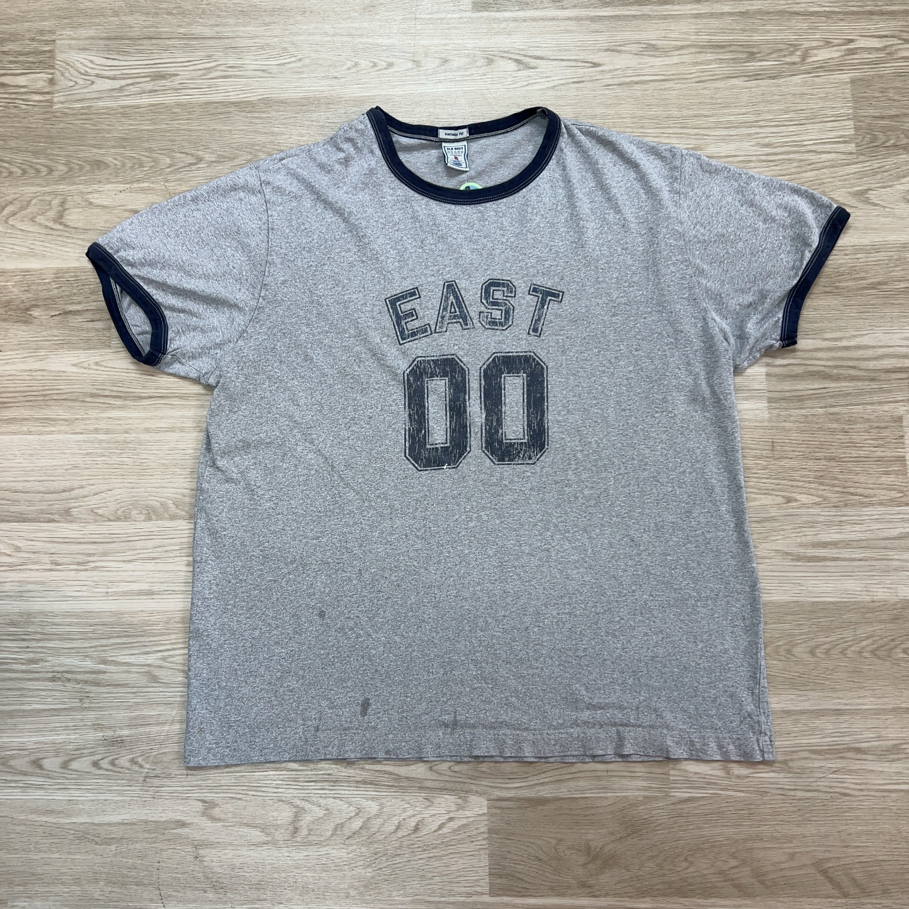 OLD NAVY TEE - LARGE
