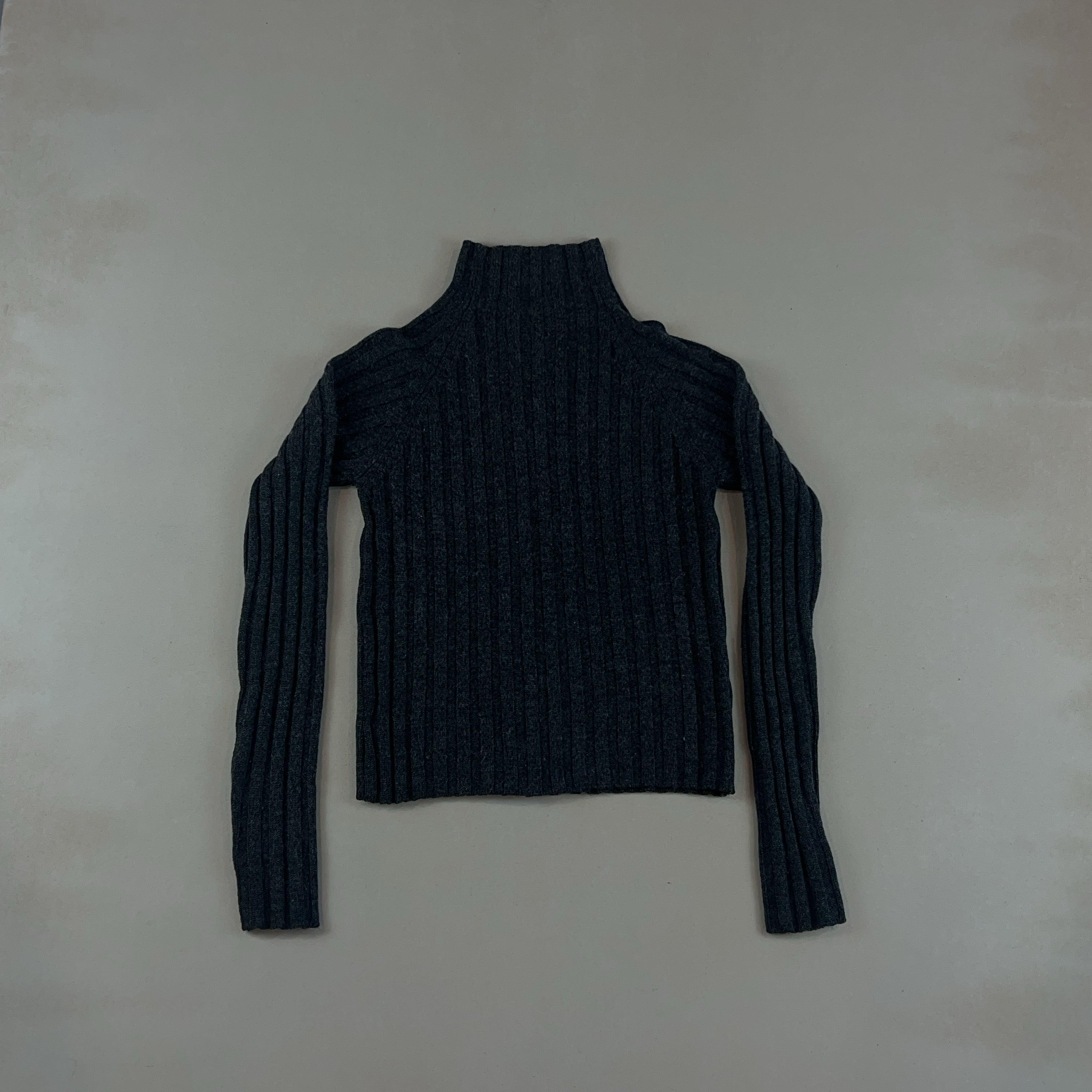 ABERCROMBIE & FITCH LONG SLEEVE - X SMALL