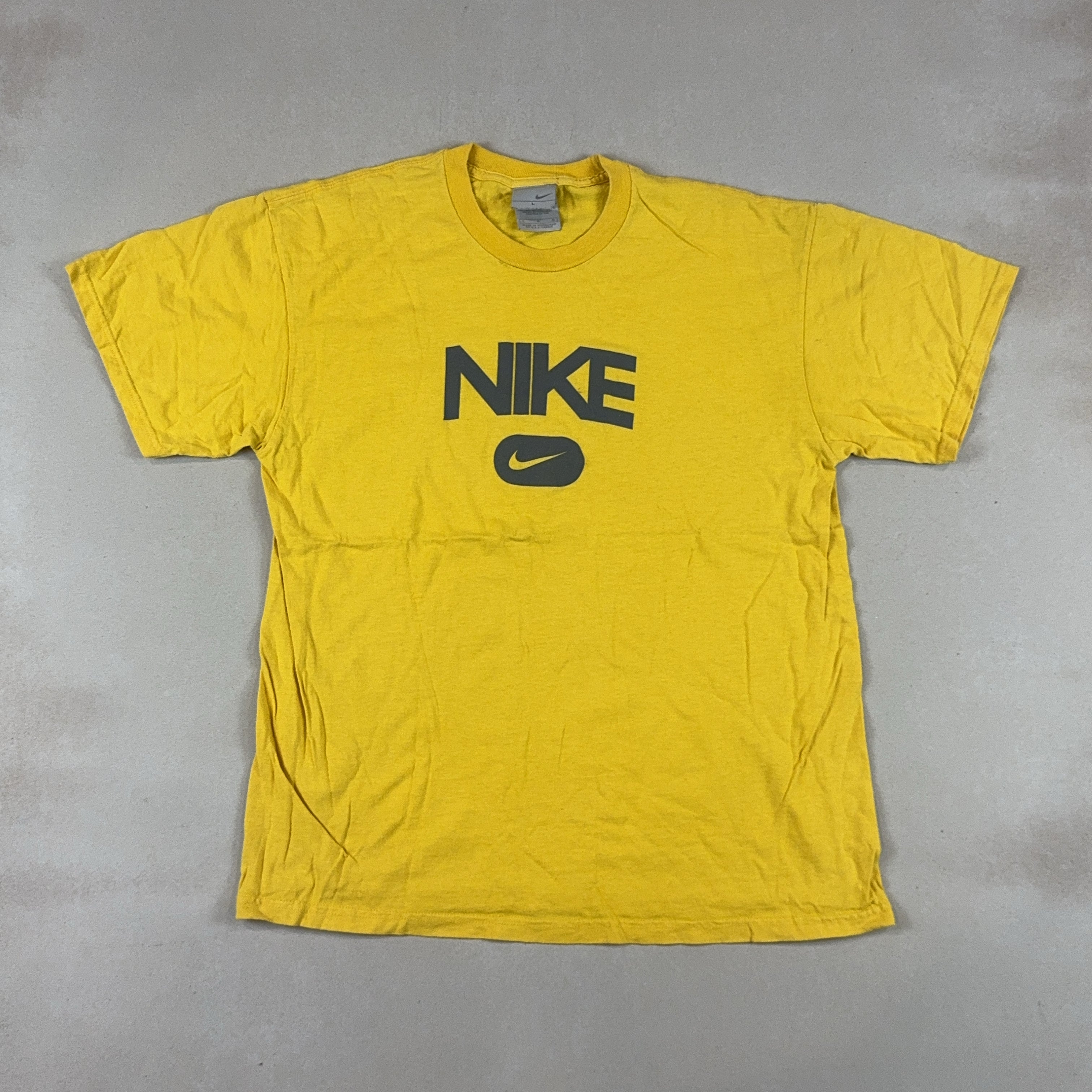 NIKE TEE - LARGE