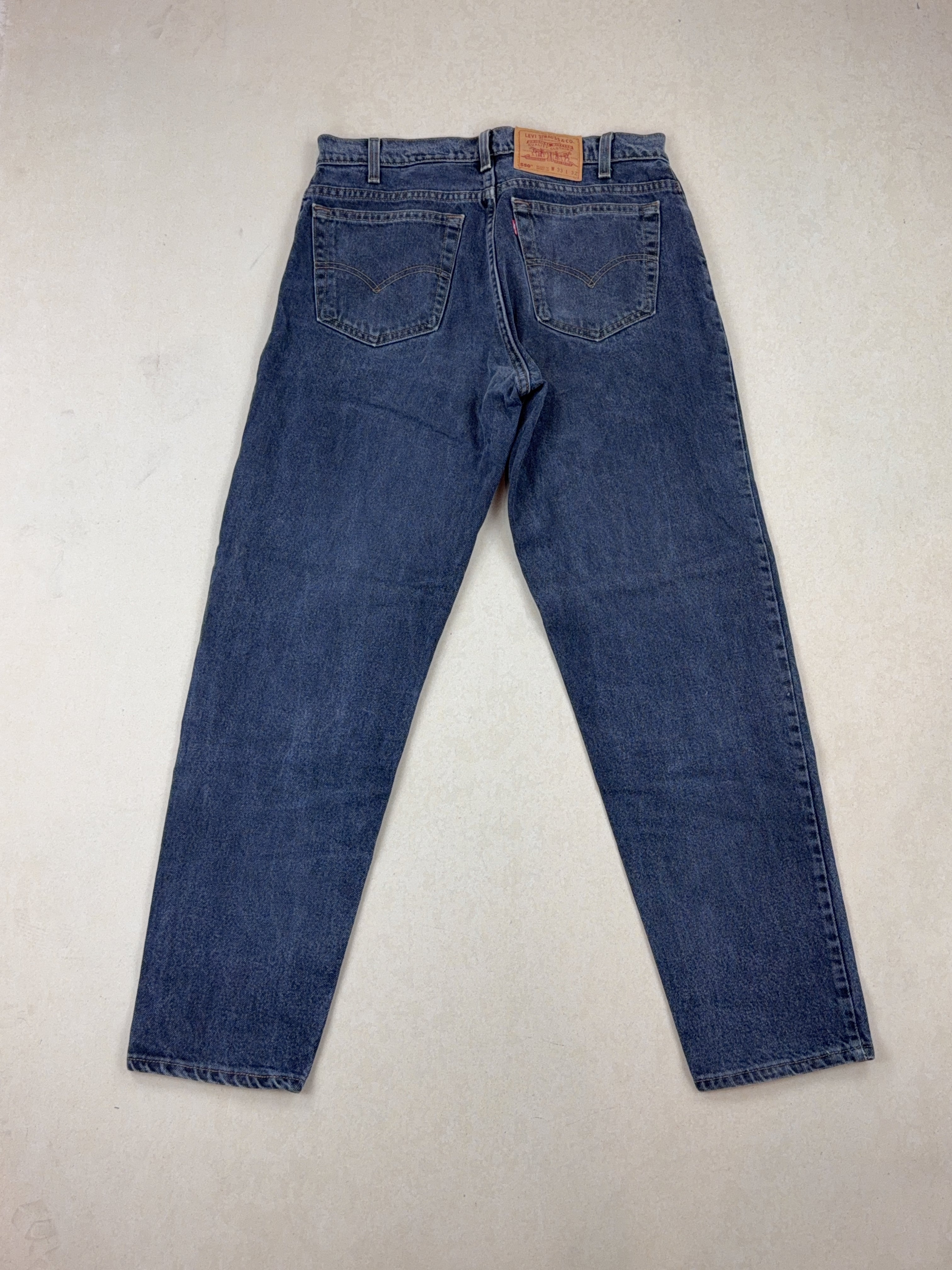 LEVI'S JEANS - MEDIUM