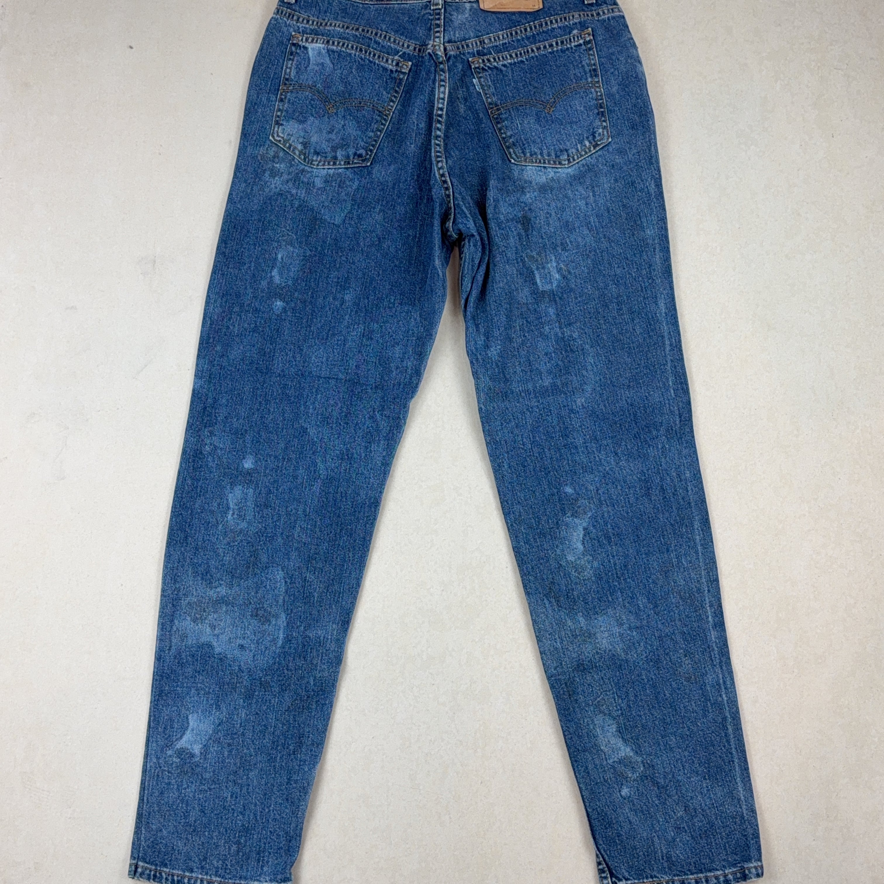 LEVI'S JEANS - MEDIUM