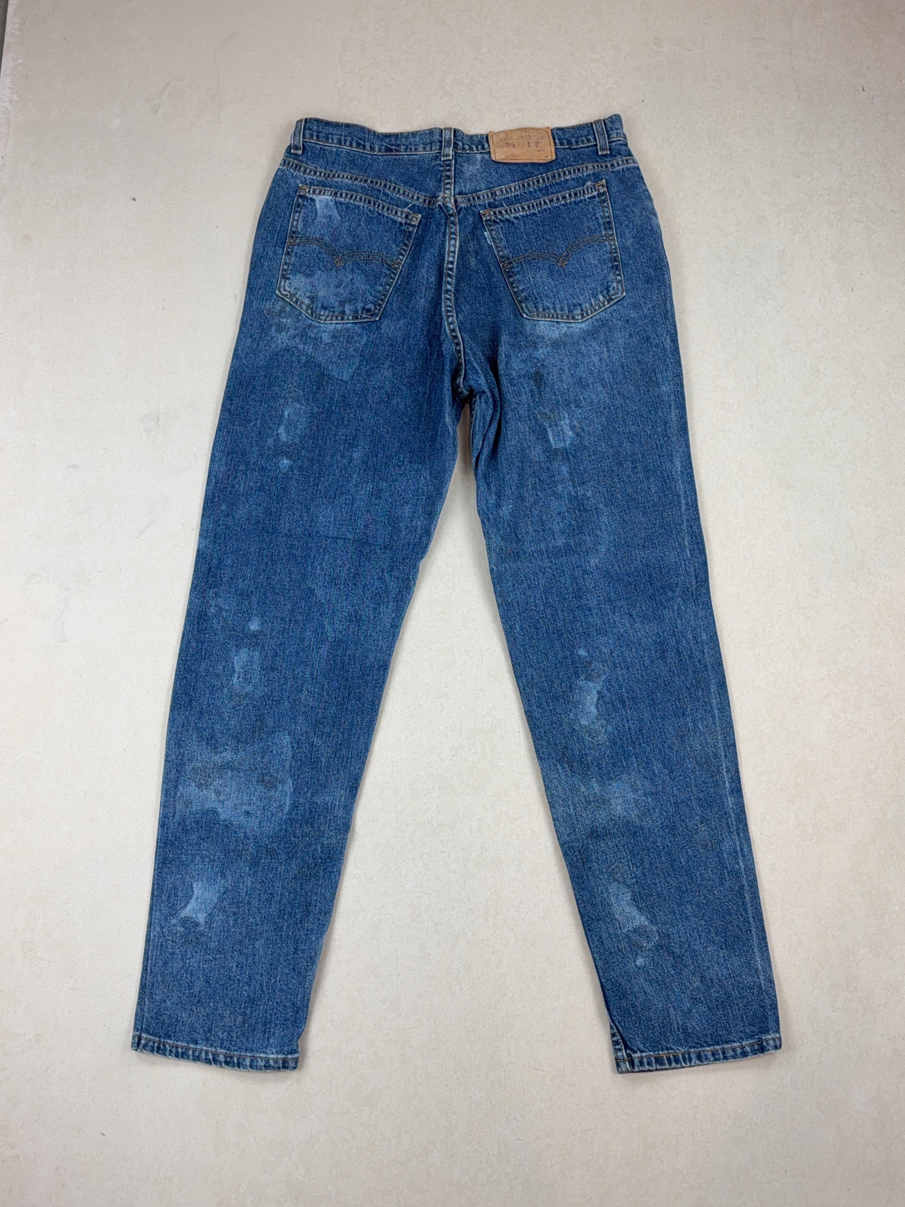 LEVI'S JEANS - MEDIUM