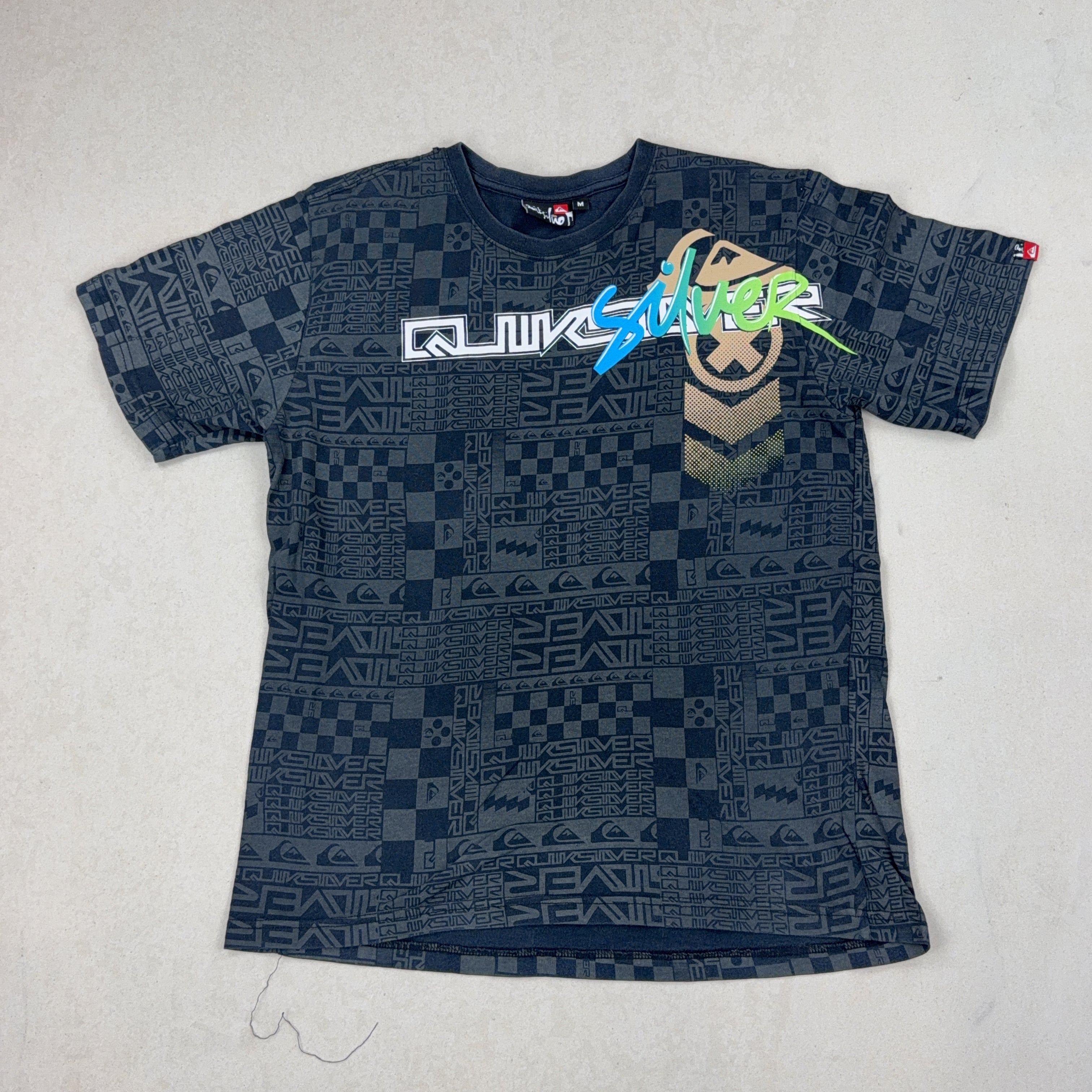 QUIKSILVER TEE - MEDIUM