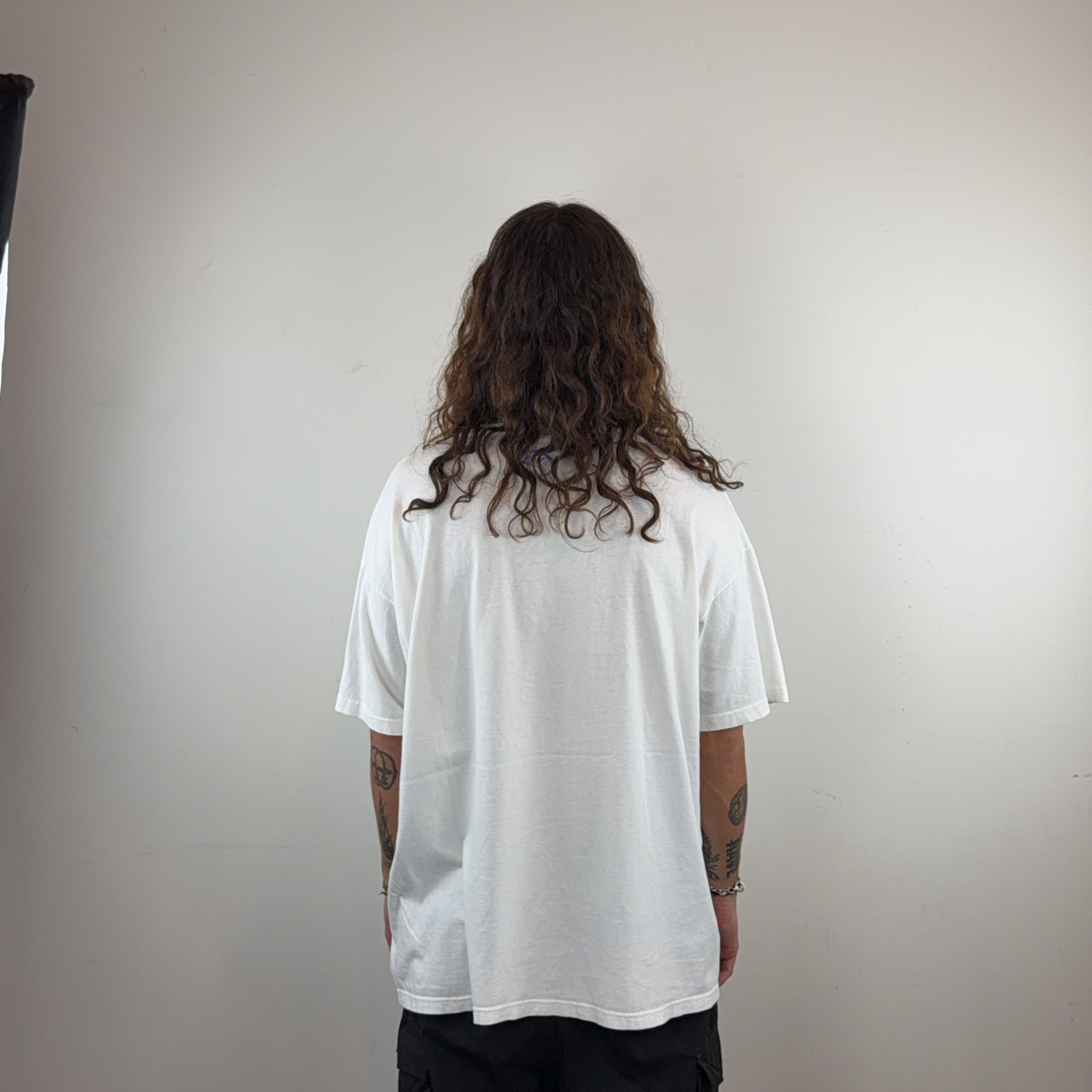 GRAPHIC WHITE TEE - X LARGE