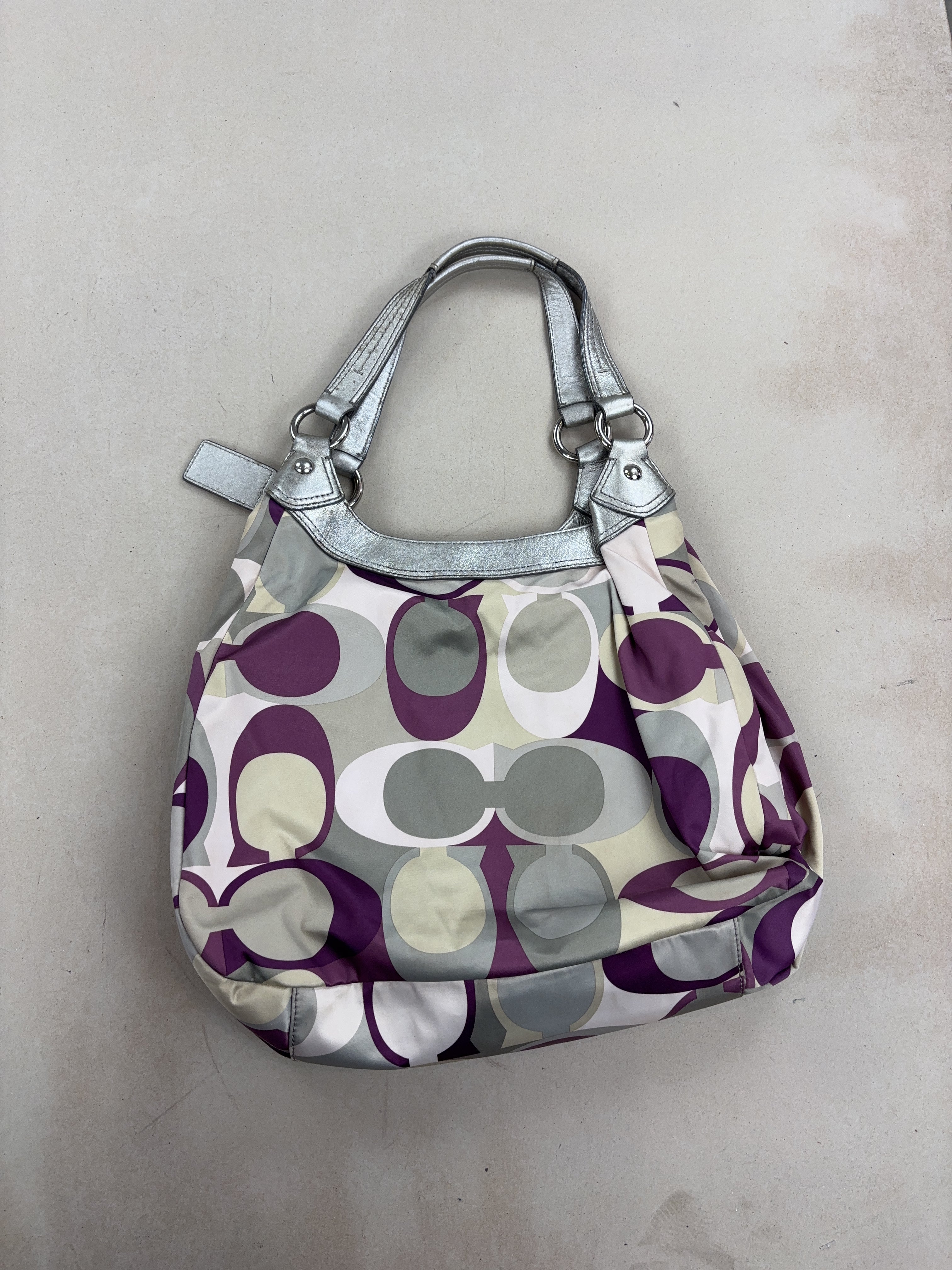COACH HANDBAG - MEDIUM