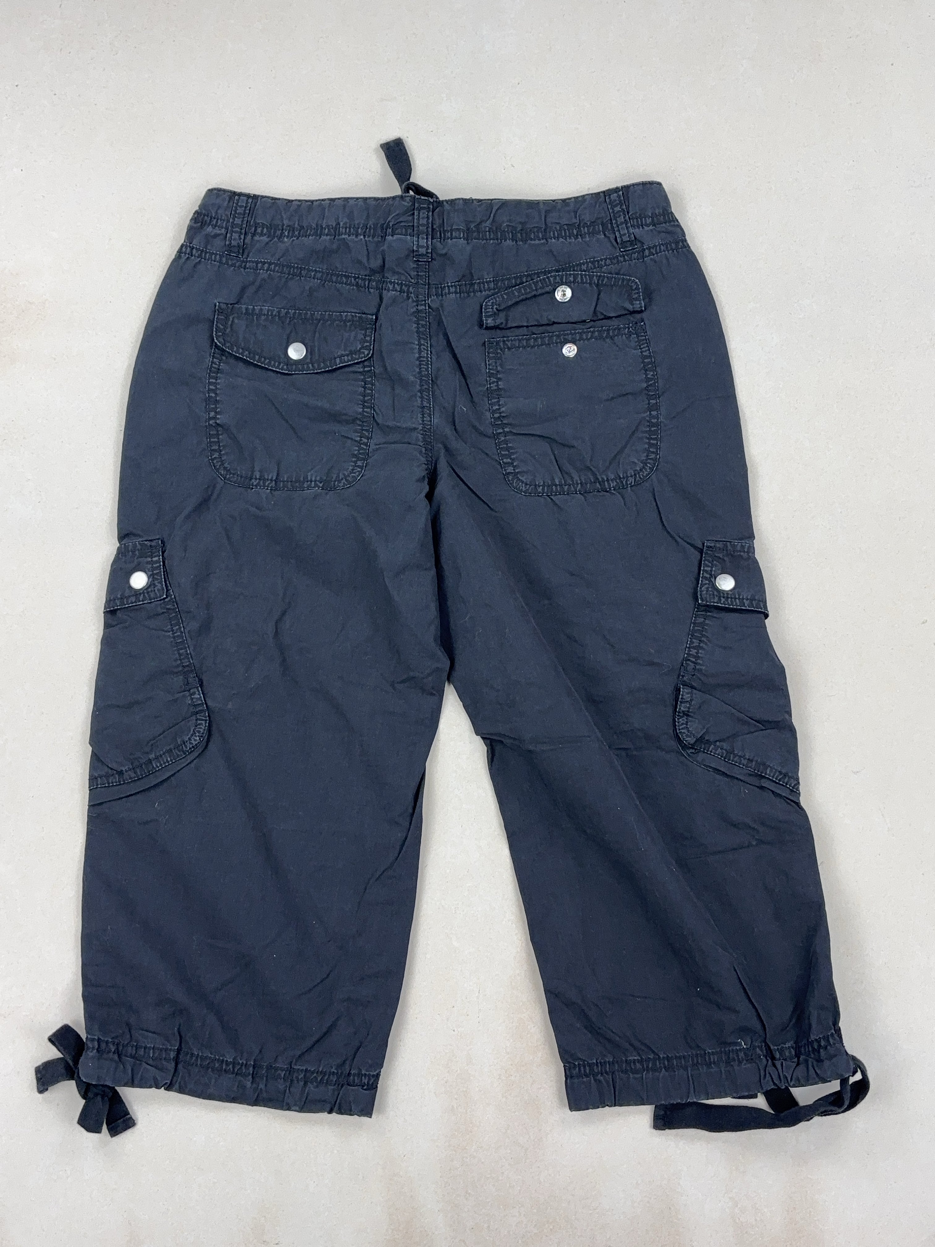 BLACK CAPRIS - LARGE