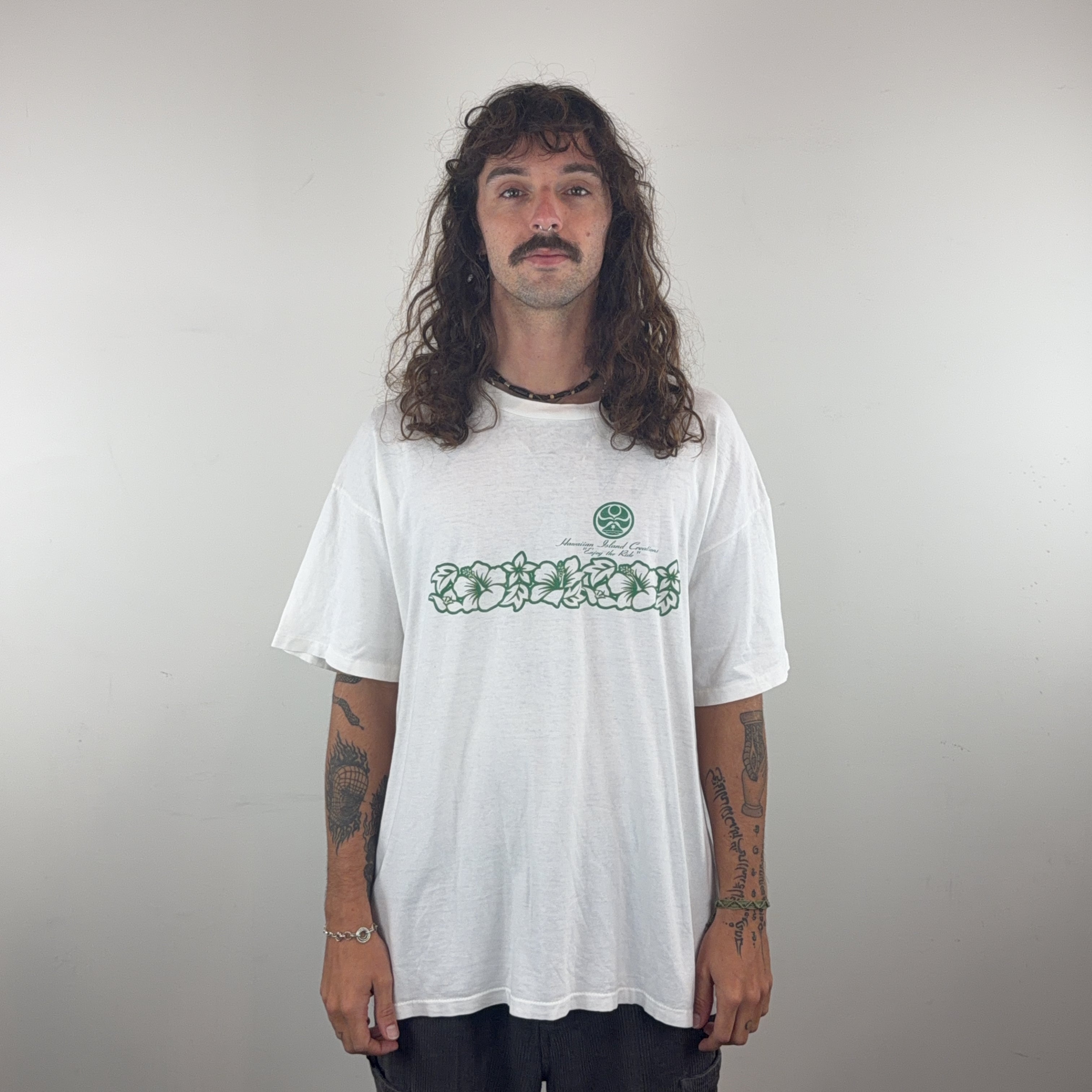 HAWAIIN ISLANDS CREATIONS TEE - X LARGE