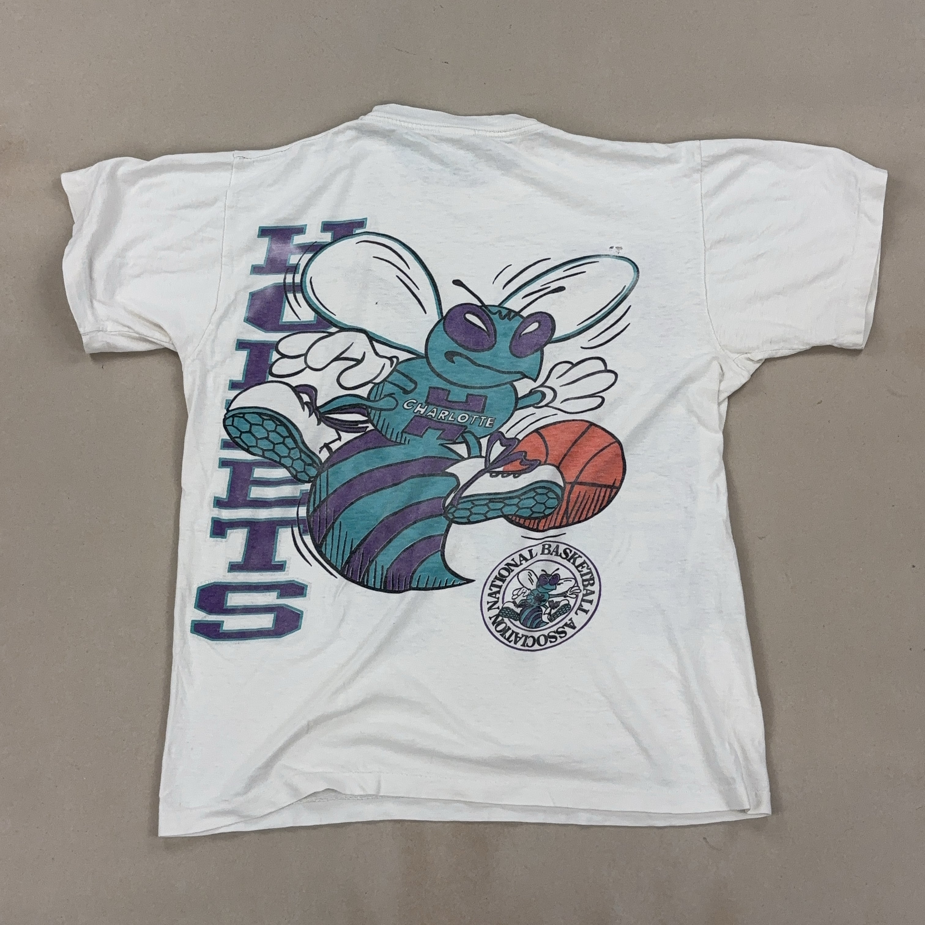 'CHARLOTTE HORNETS' TEE - MEDIUM