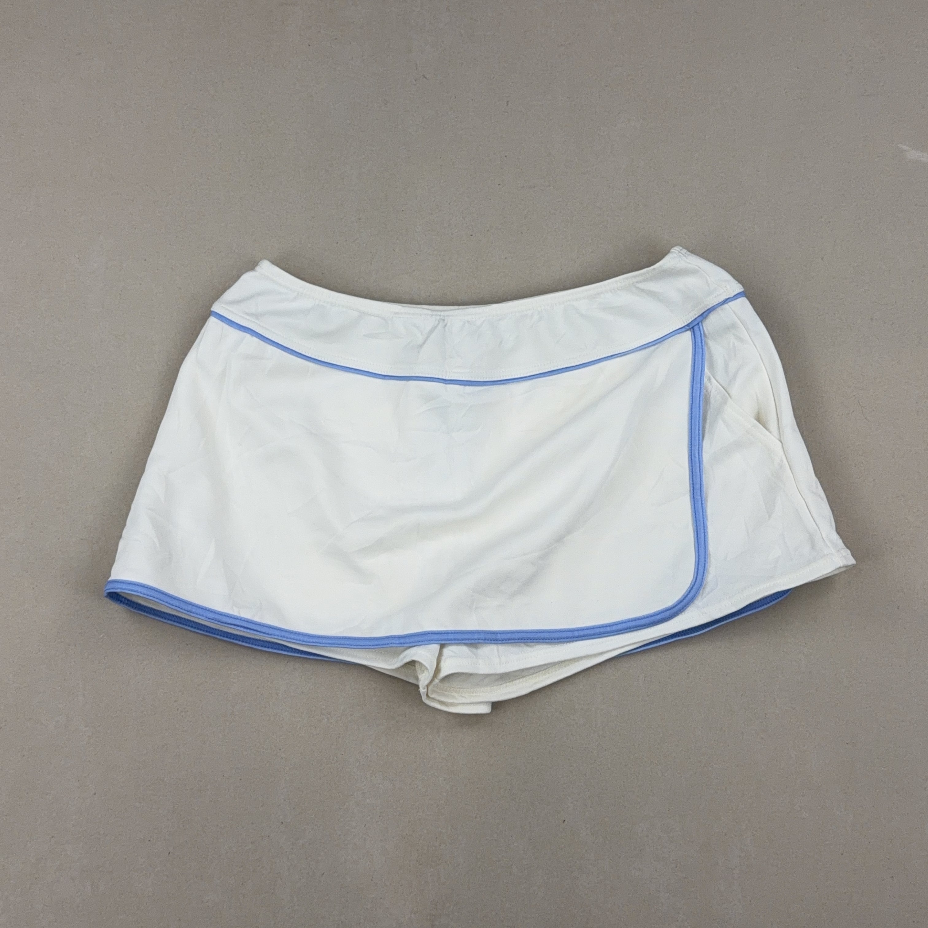 VINTAGE SHORTS - MEDIUM