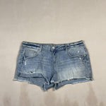 AEROPOSTALE SHORTS - MEDIUM