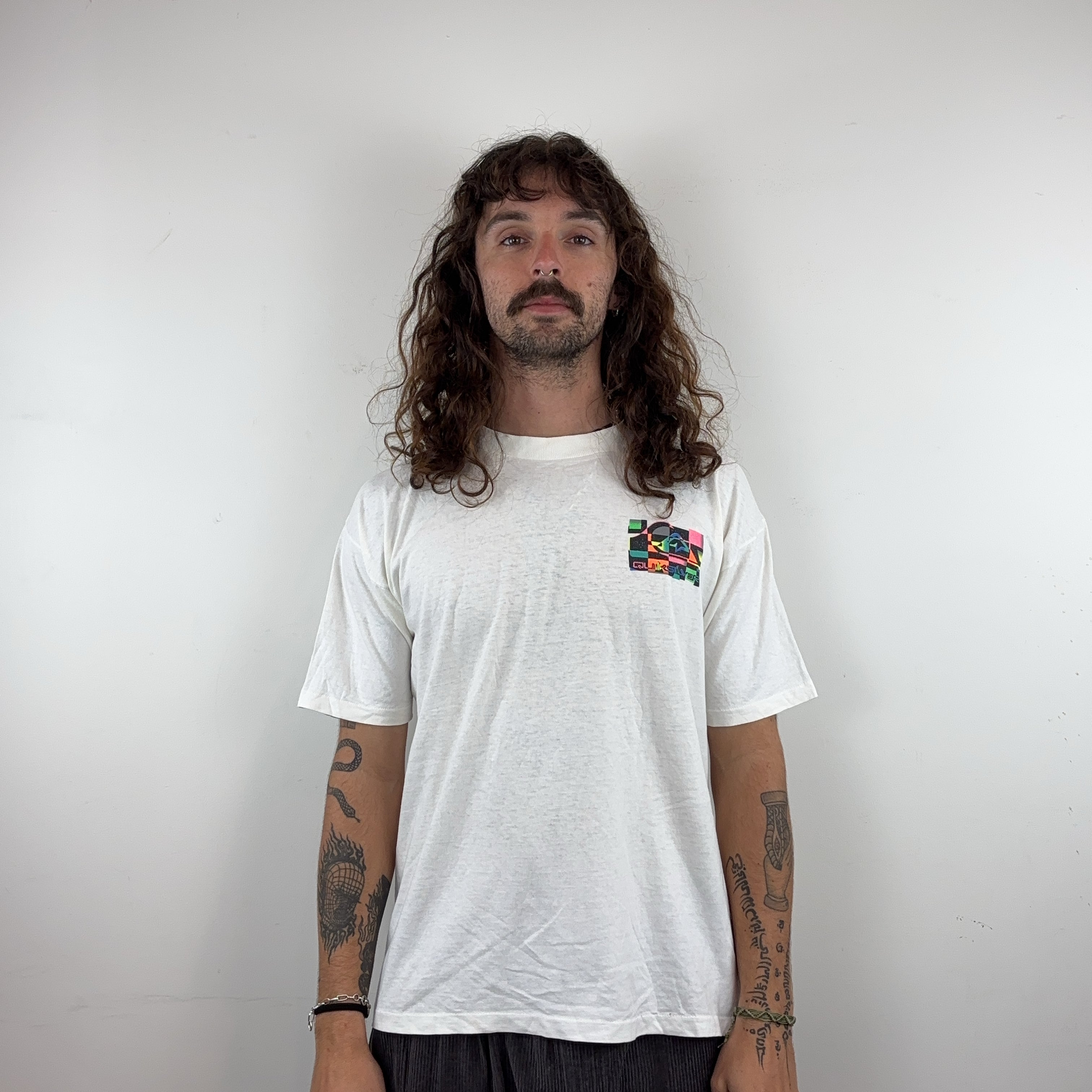 QUIKSILVER TEE - MEDIUM