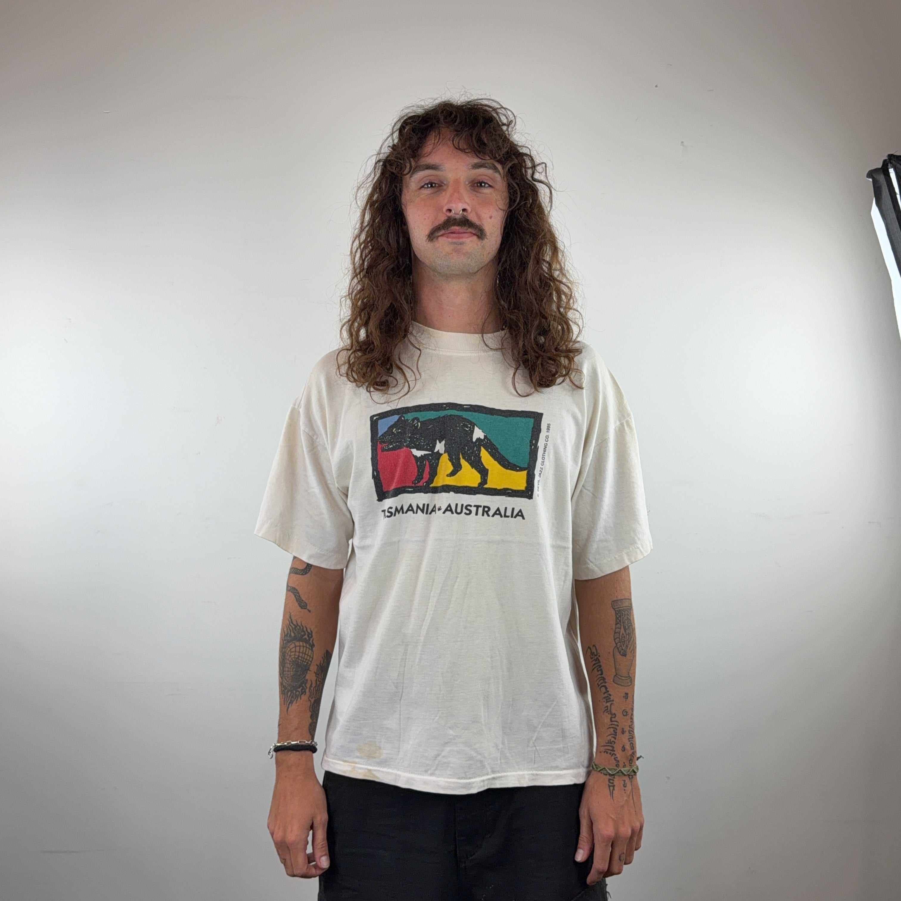 VINTAGE 'TASMANIA AUSTRALIA' TEE - LARGE