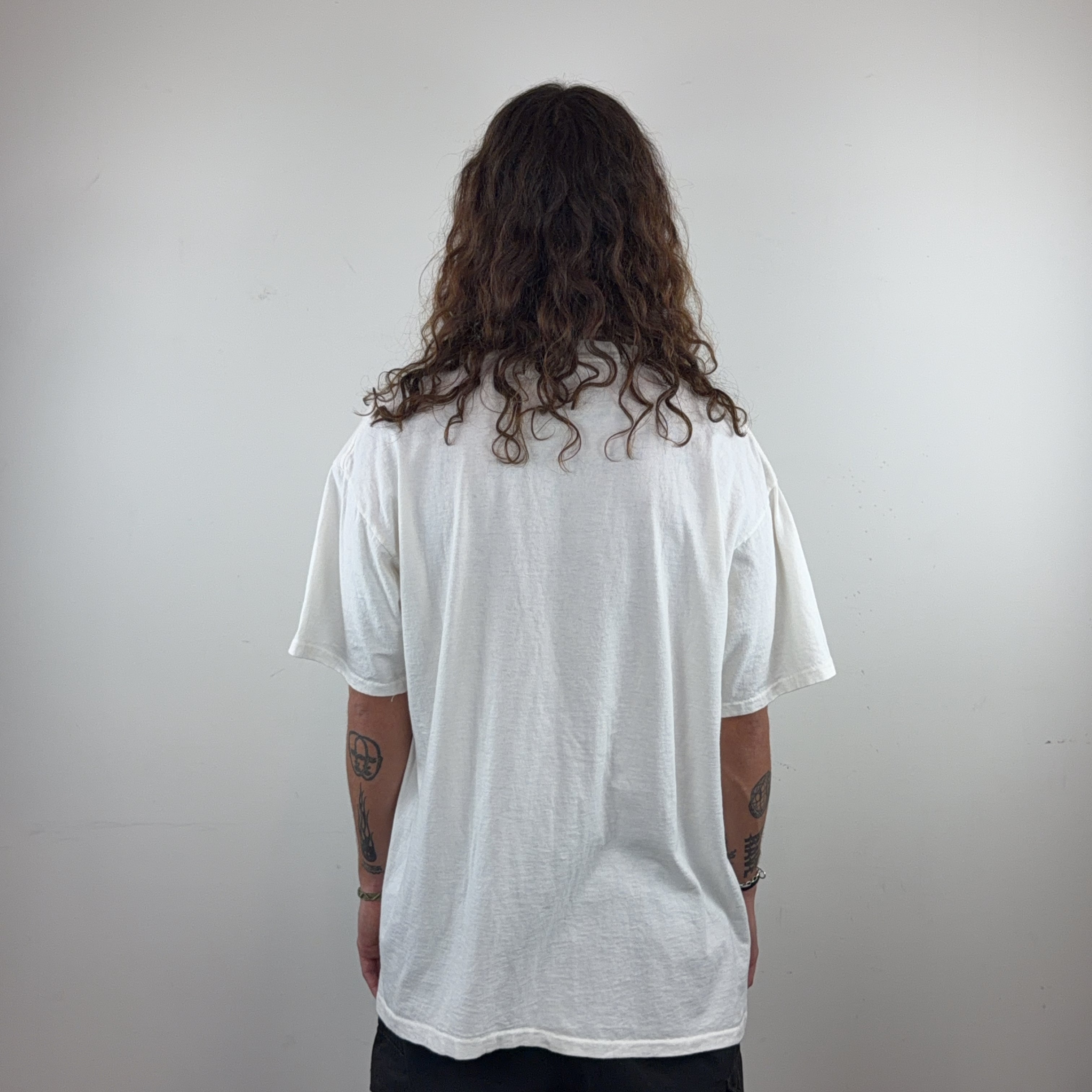 GRAPHIC WHITE TEE - X LARGE
