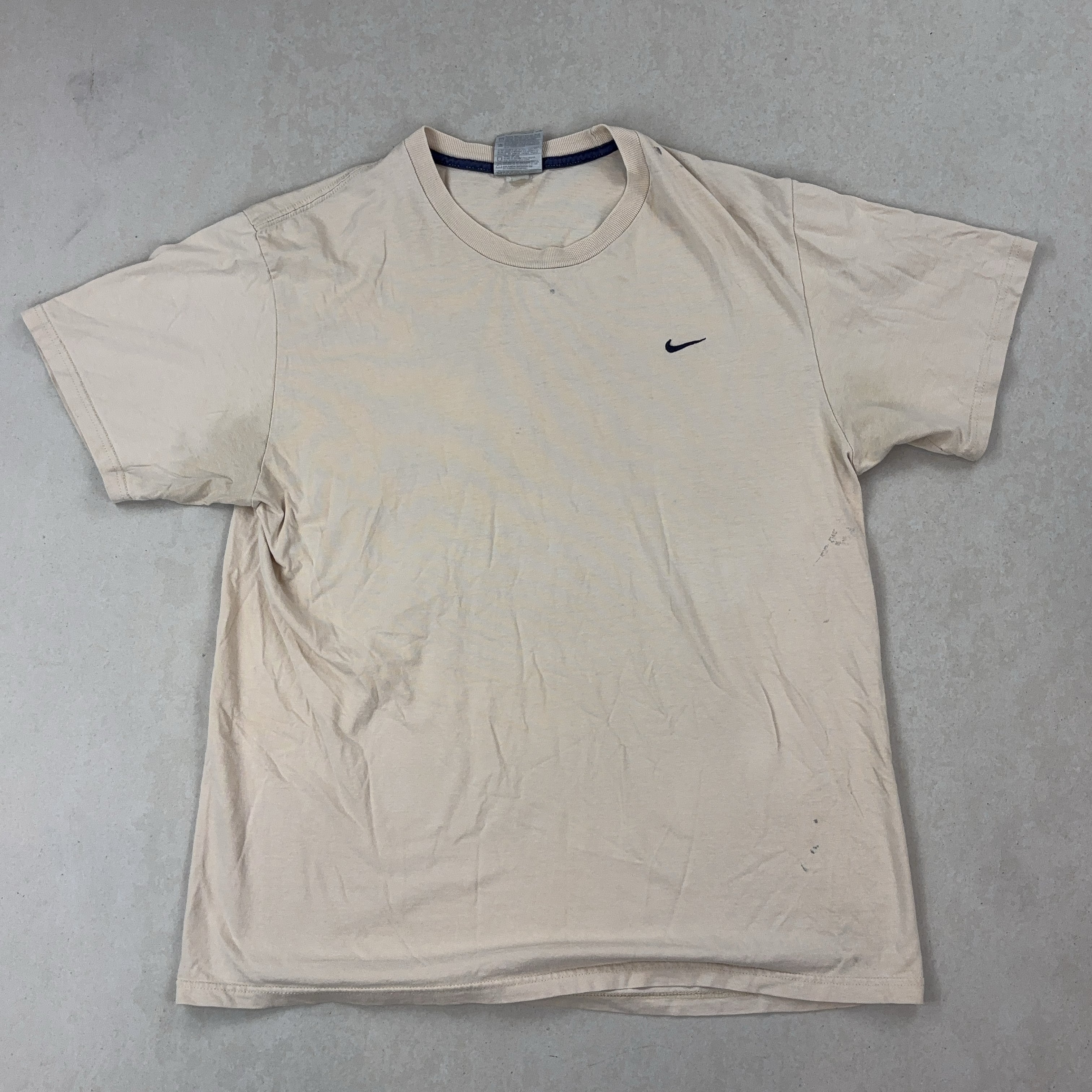 NIKE TEE - MEDIUM