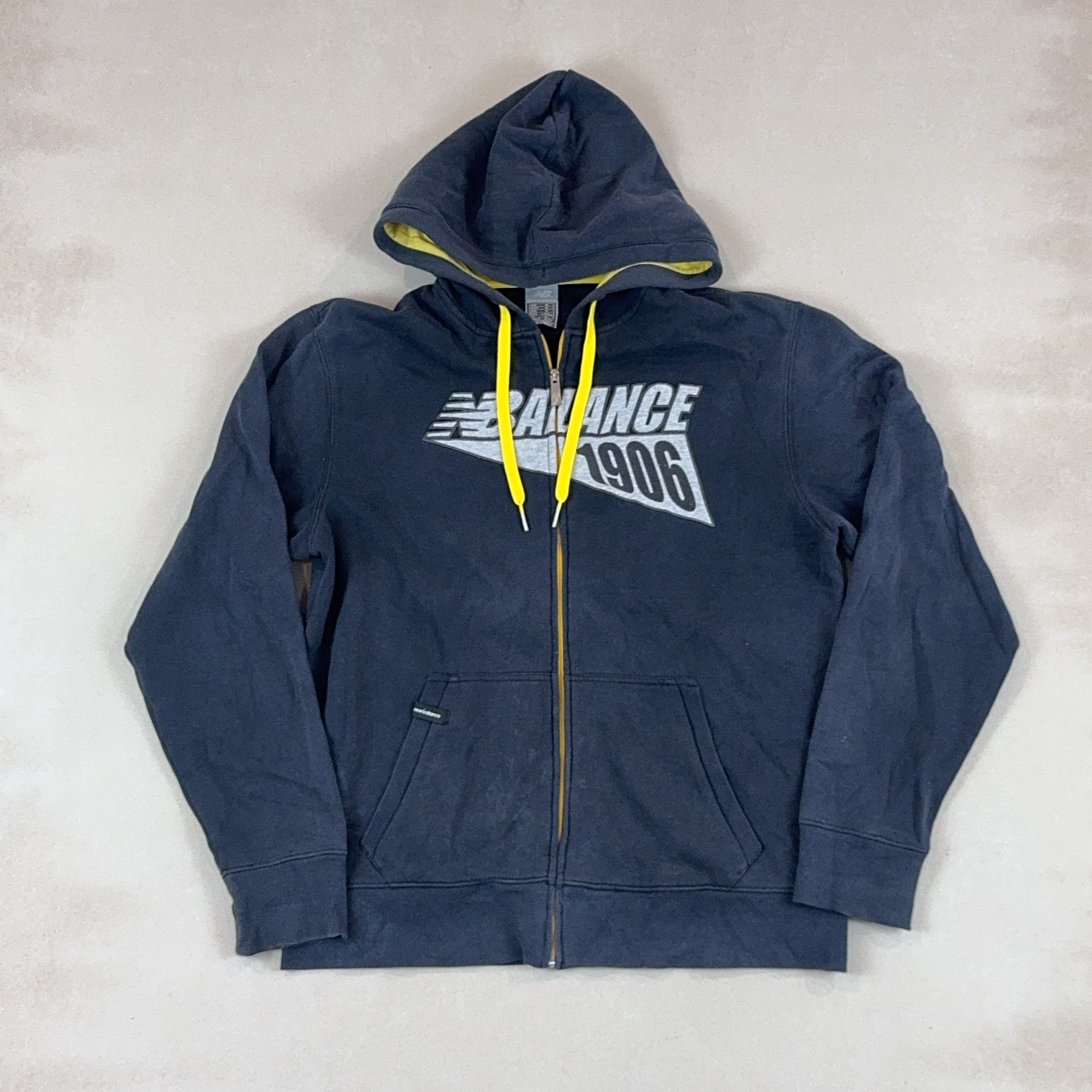 NEW BALANCE HOODIE - MEDIUM