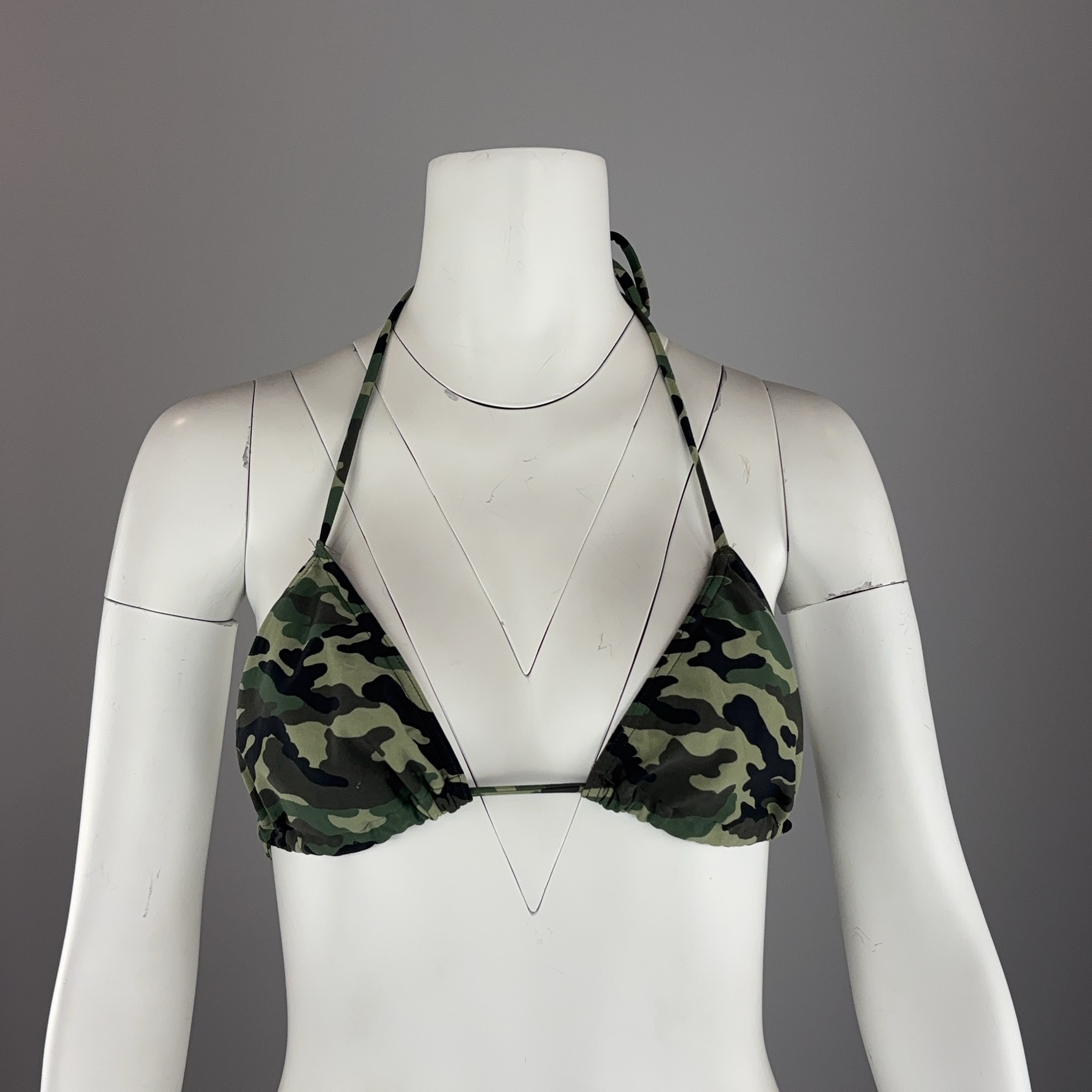 CAMO BIKINI TOP - SMALL