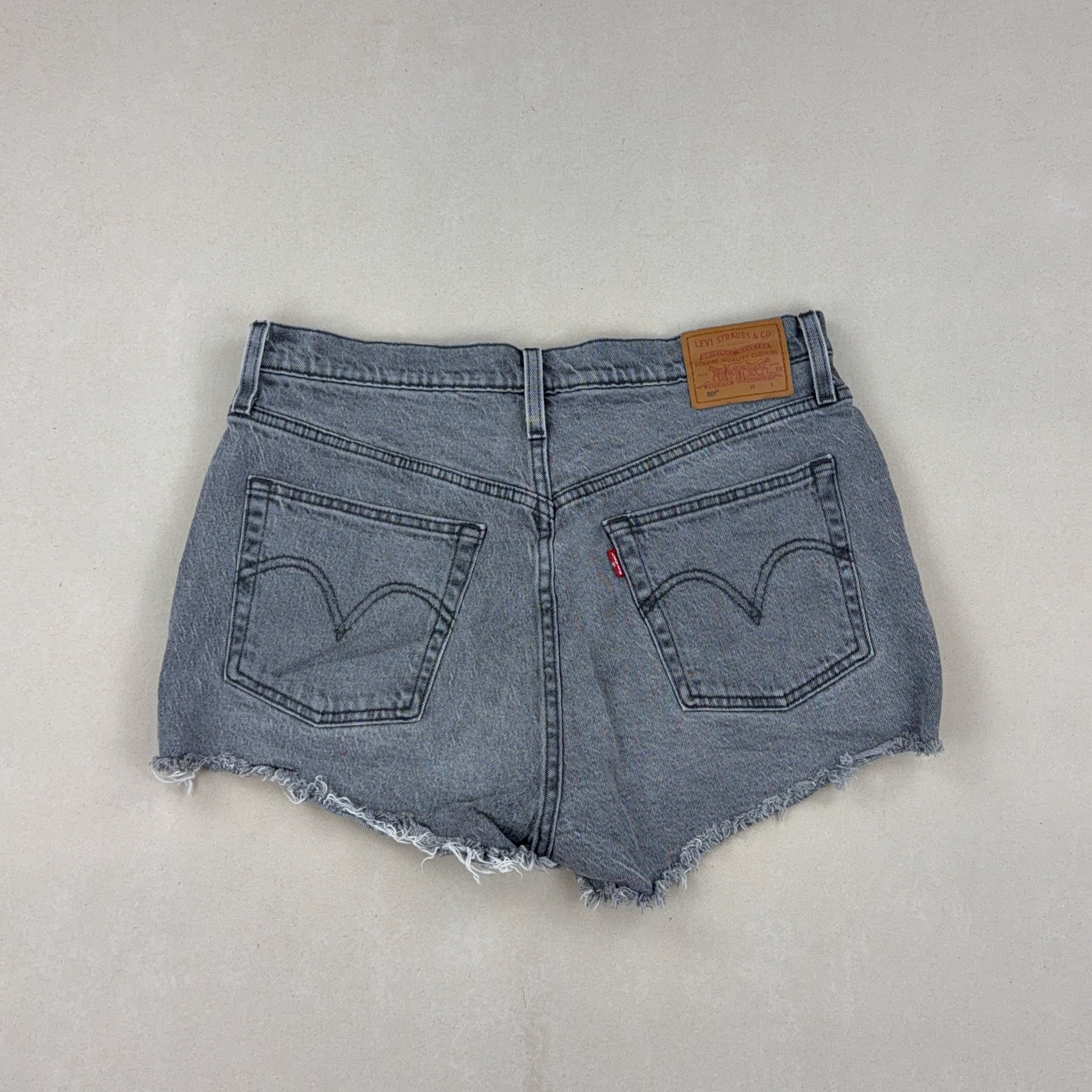 LEVI'S SHORTS - MEDIUM