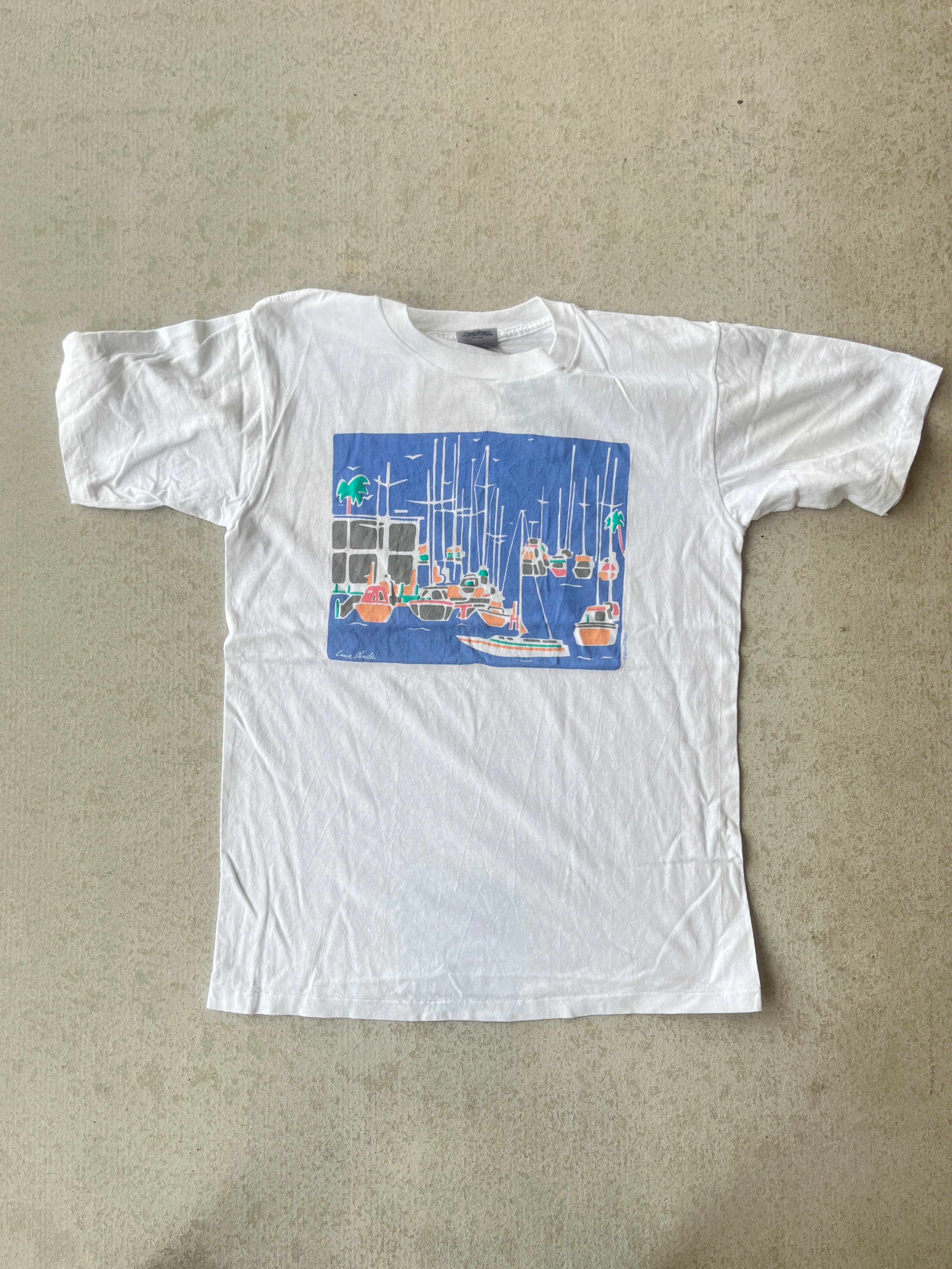 GRAPHIC TEE - MEDIUM