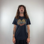 QUIKSILVER GRAPHIC TEE - MEDIUM