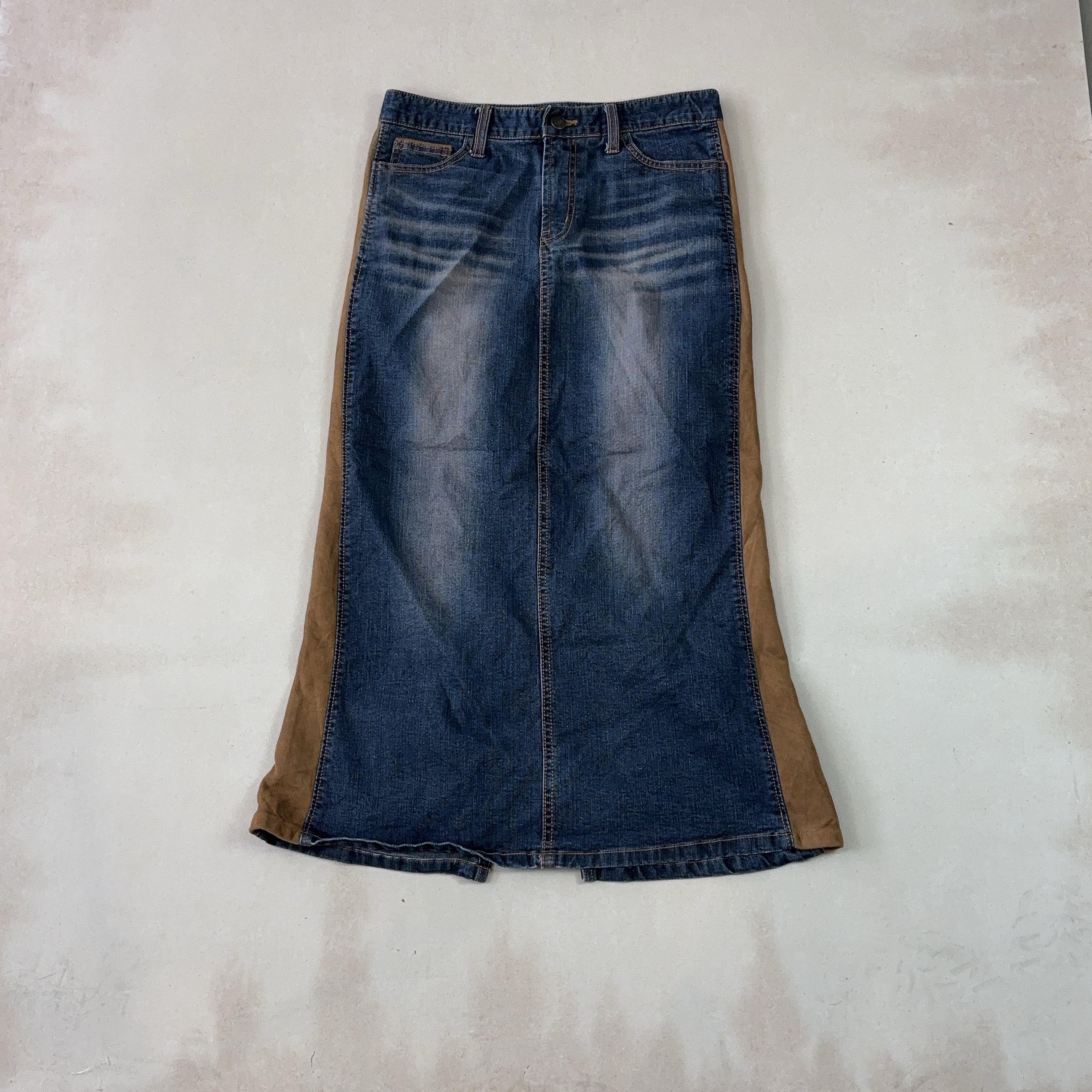 VINTAGE DENIM SKIRT - MEDIUM