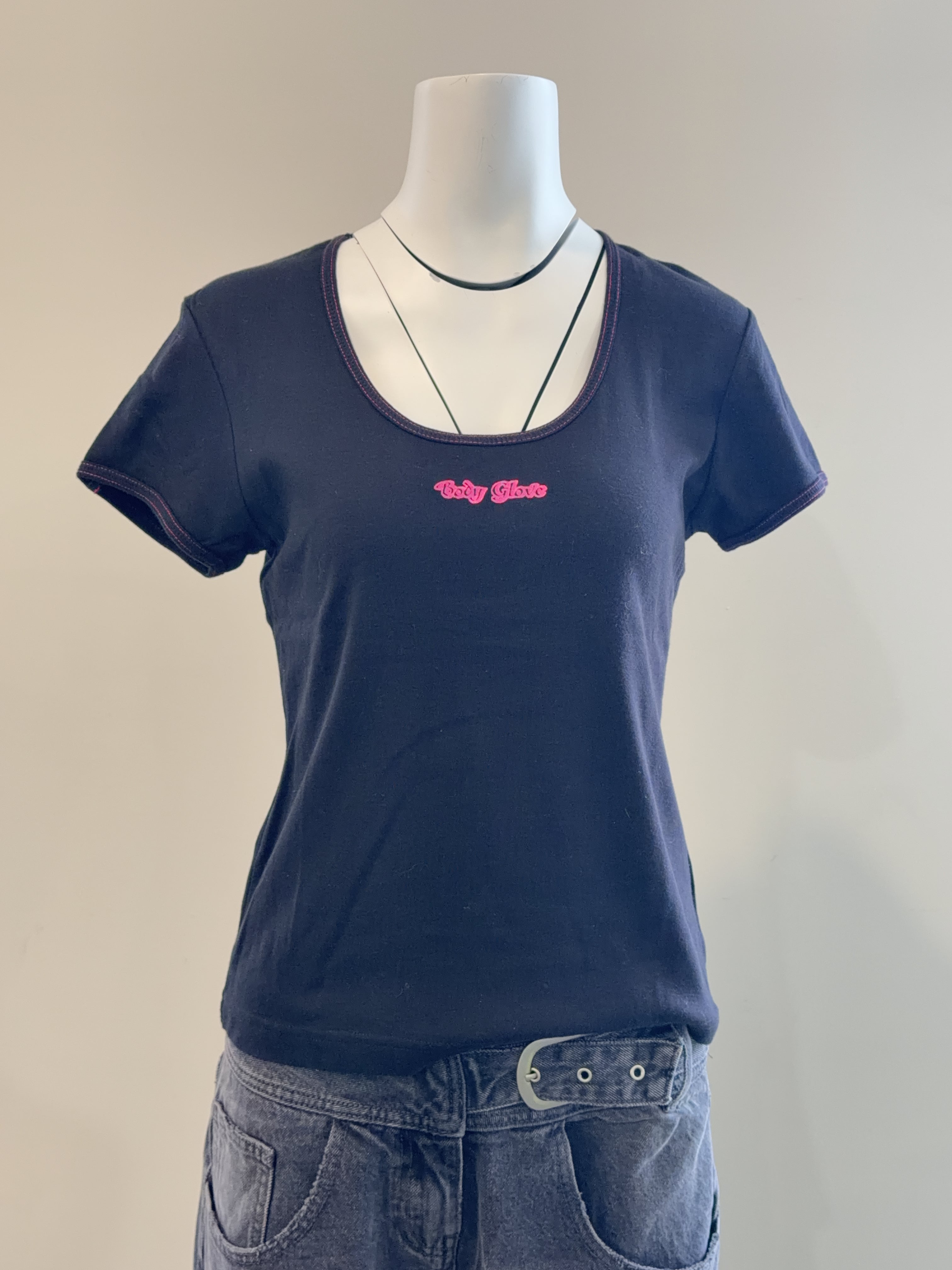 BODY GLOVE TEE - MEDIUM