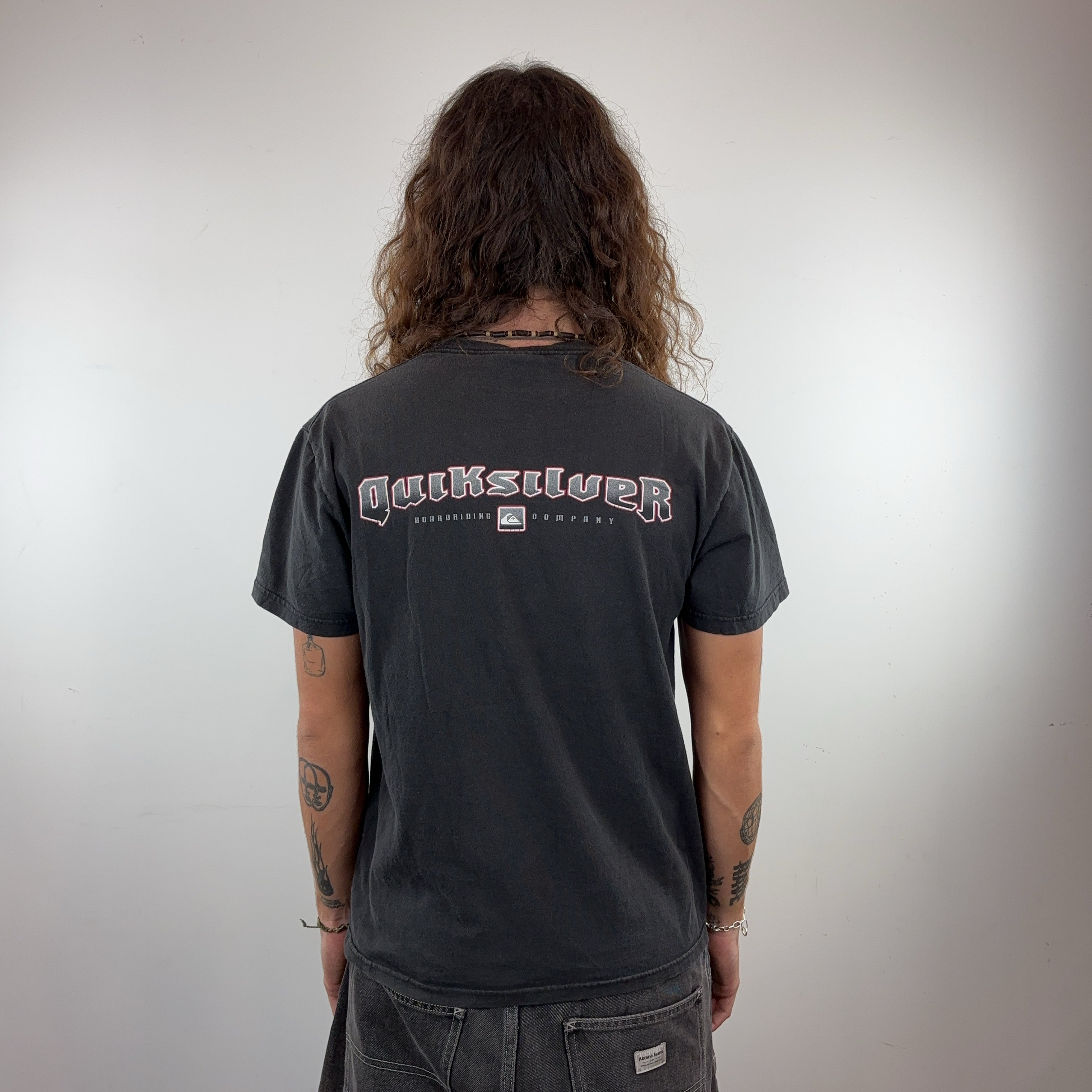BLACK QUIKSILVER TEE - MEDIUM