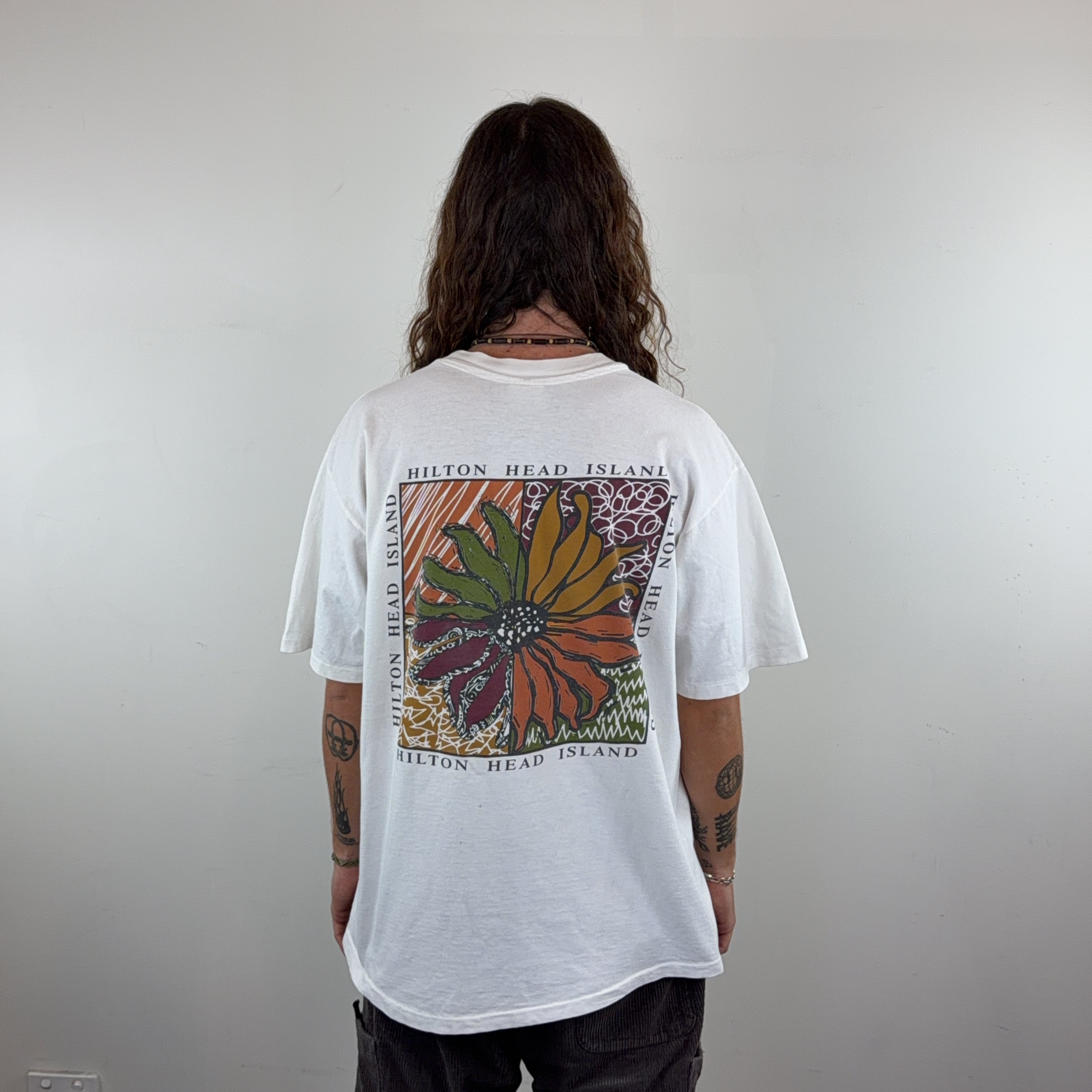 GRAPHIC 'HILTON HEAD ISLAND' TEE - LARGE