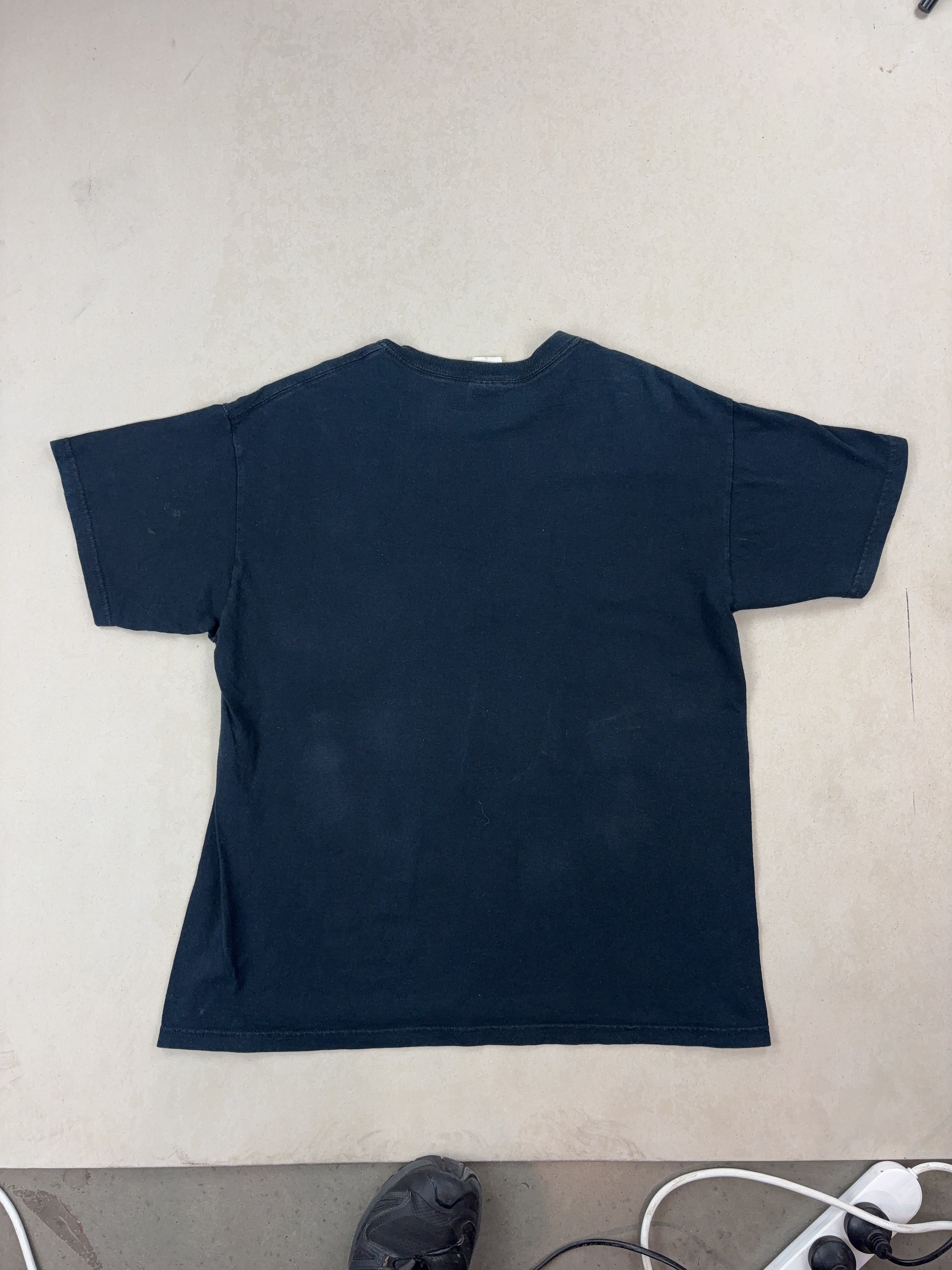 GRAPHIC BLACK TEE - MEDIUM